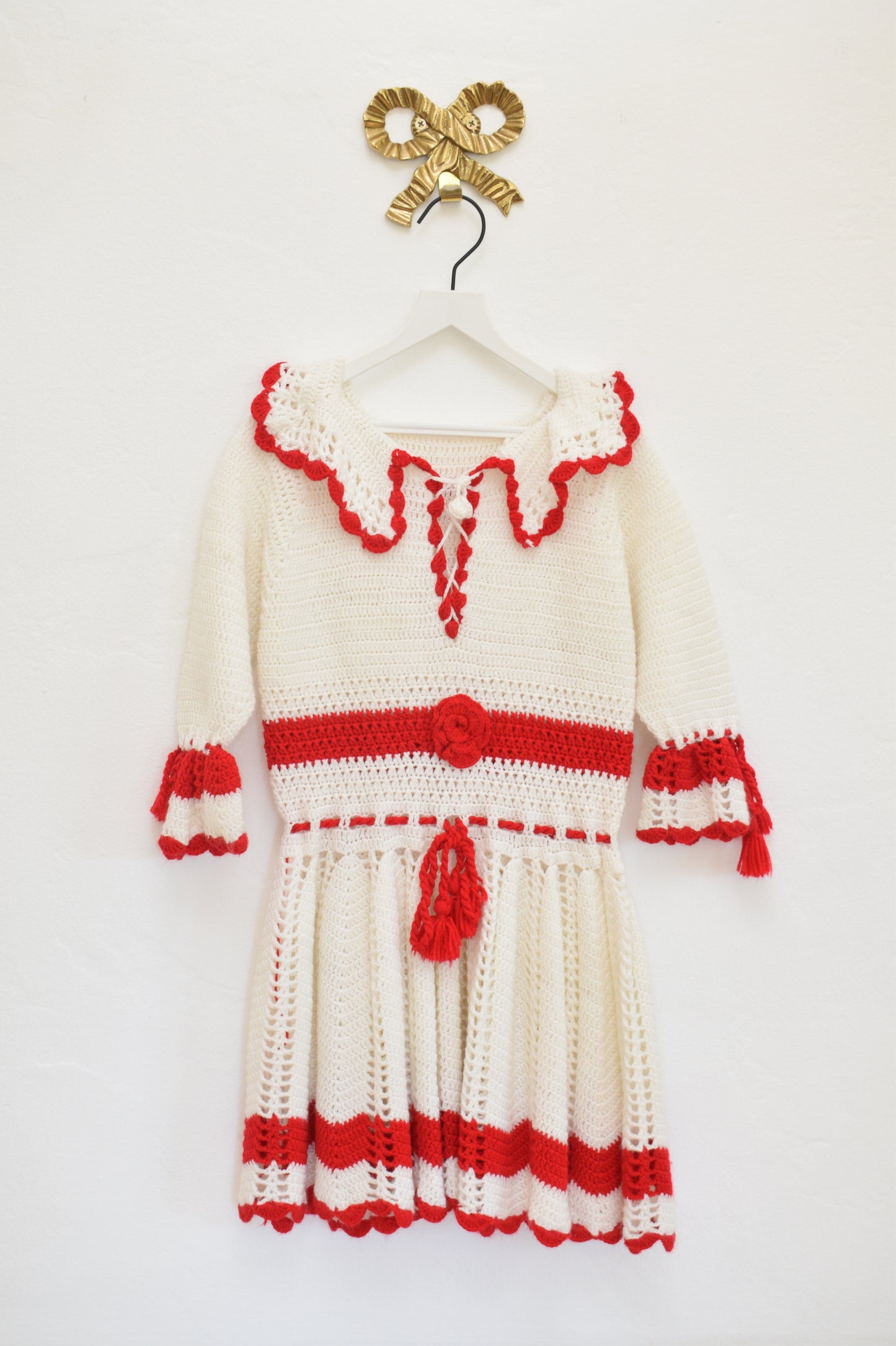 vintage Hand-knit Rose Dress / 8