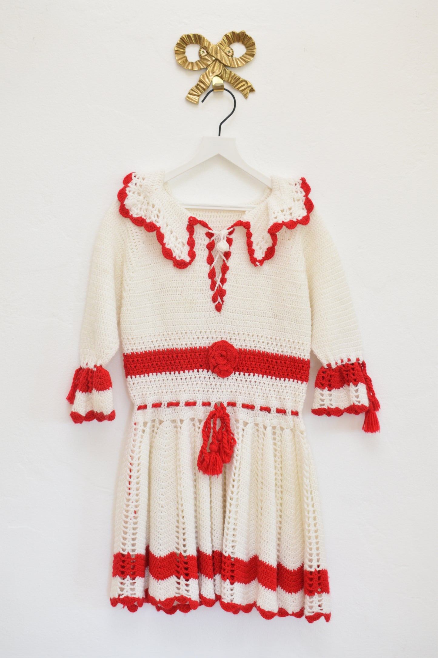 vintage Hand-knit Rose Dress / 8