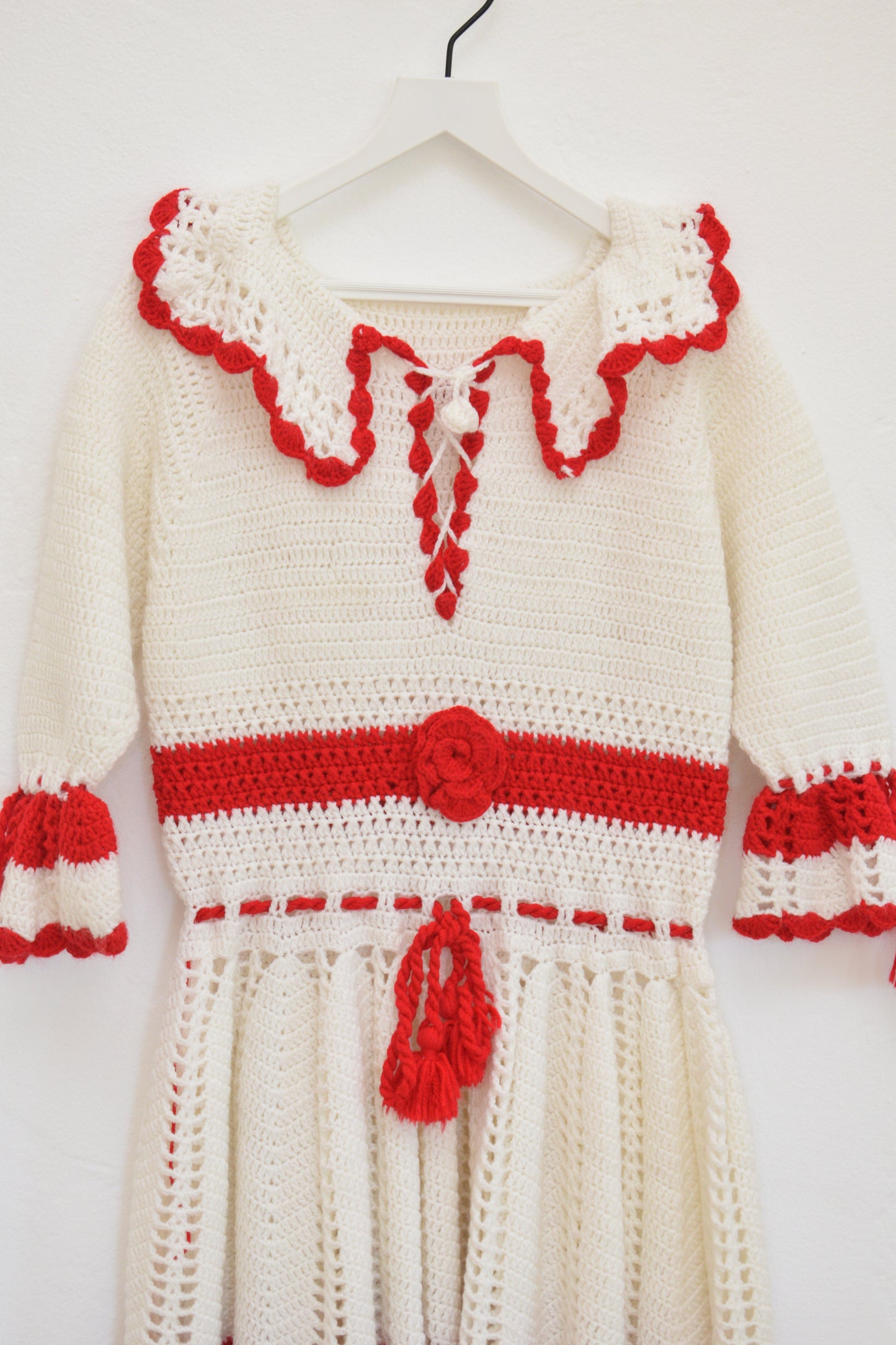 vintage Hand-knit Rose Dress / 8