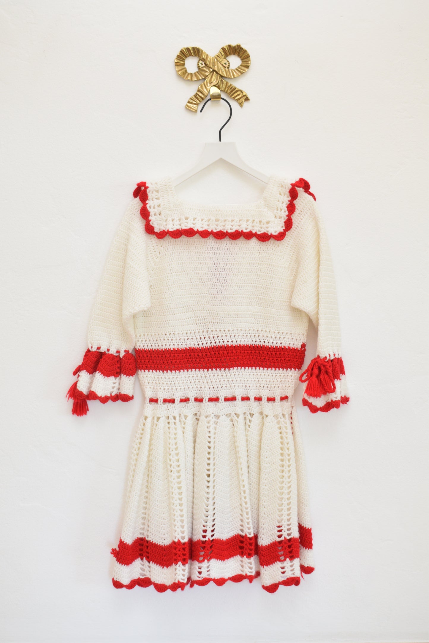 vintage Hand-knit Rose Dress / 8