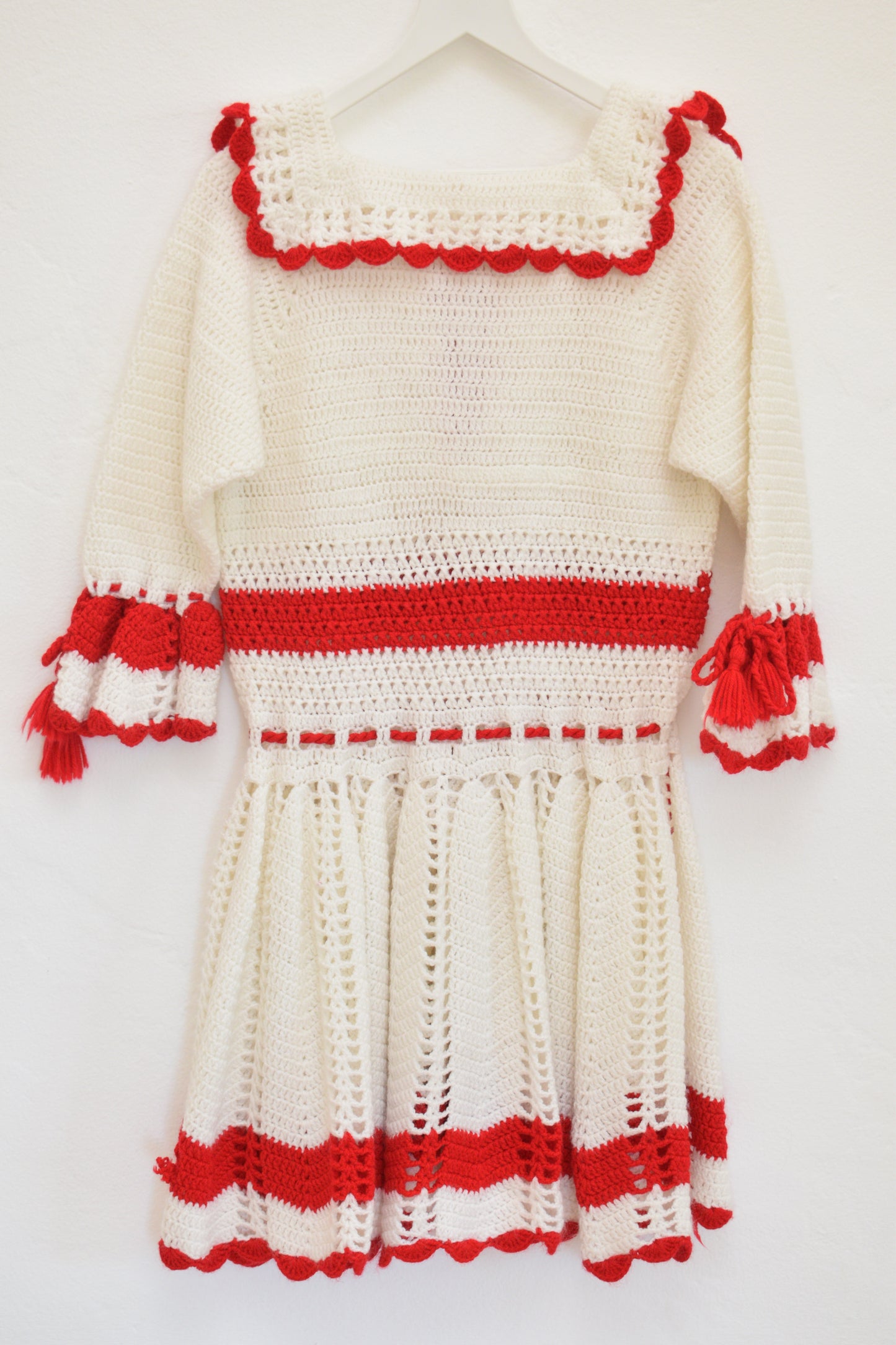 vintage Hand-knit Rose Dress / 8