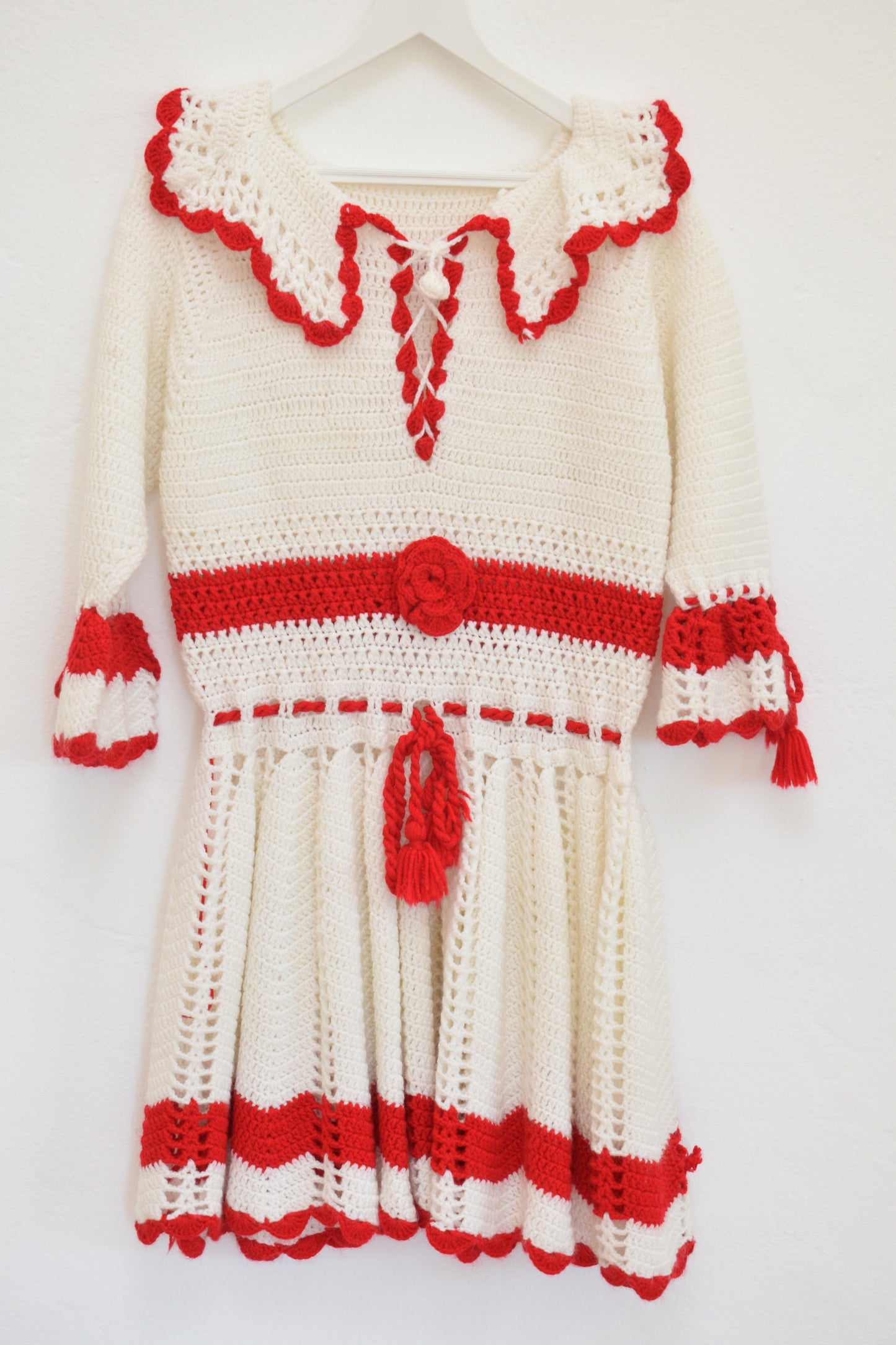 vintage Hand-knit Rose Dress / 8