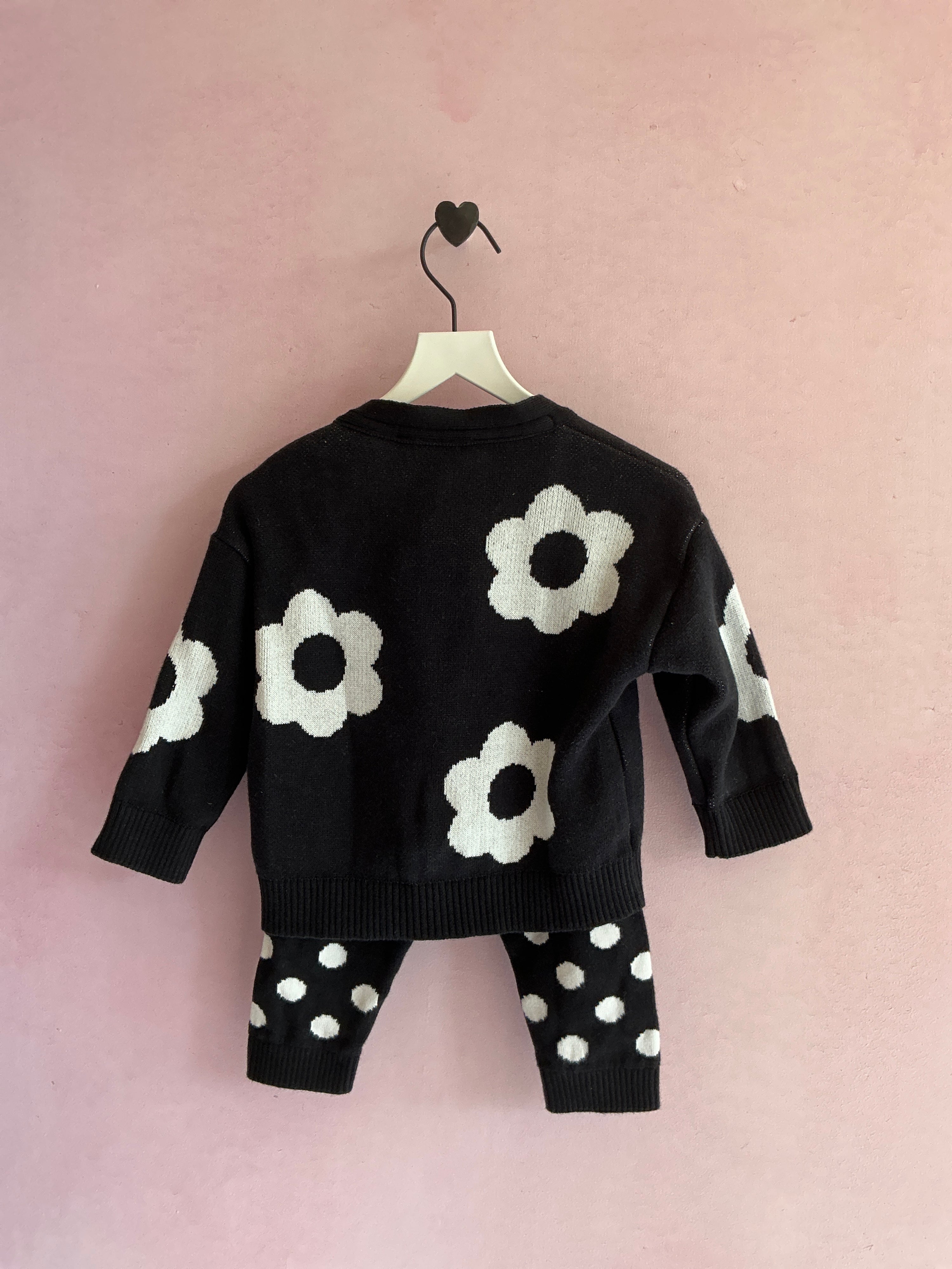 même 100% organic cotton Black Daisy + Dot Set / 6-12 months