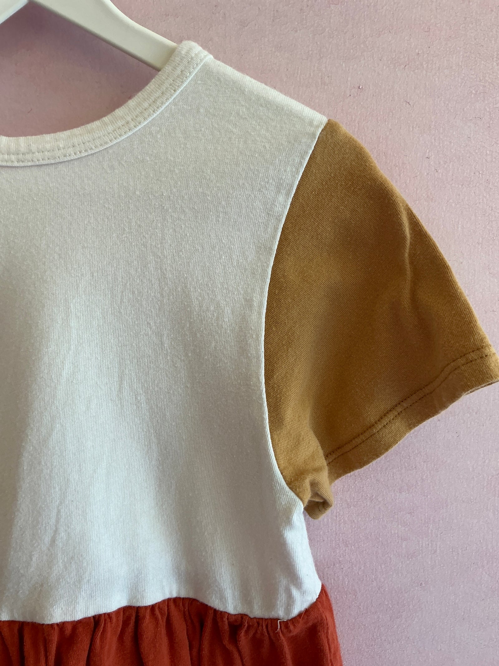 Maus White, Tan, Rust Red Dress / 5T