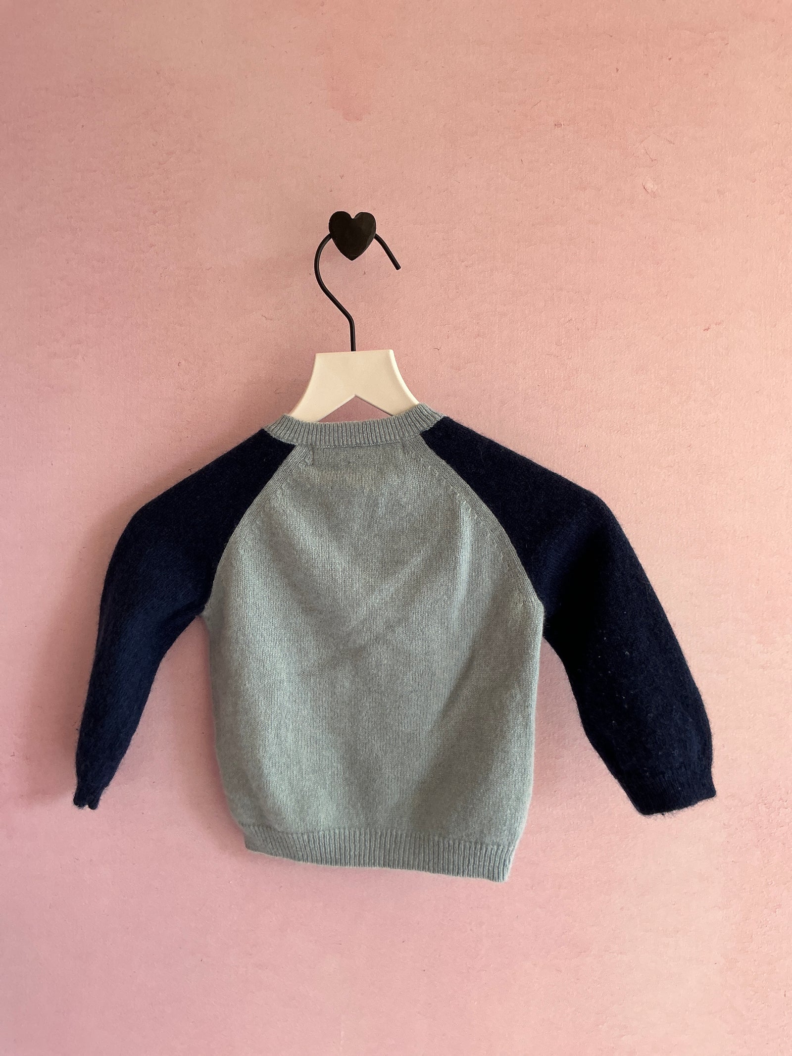 Jodhpur Light gray with navy blue sleeves Sweater / 0-6 months