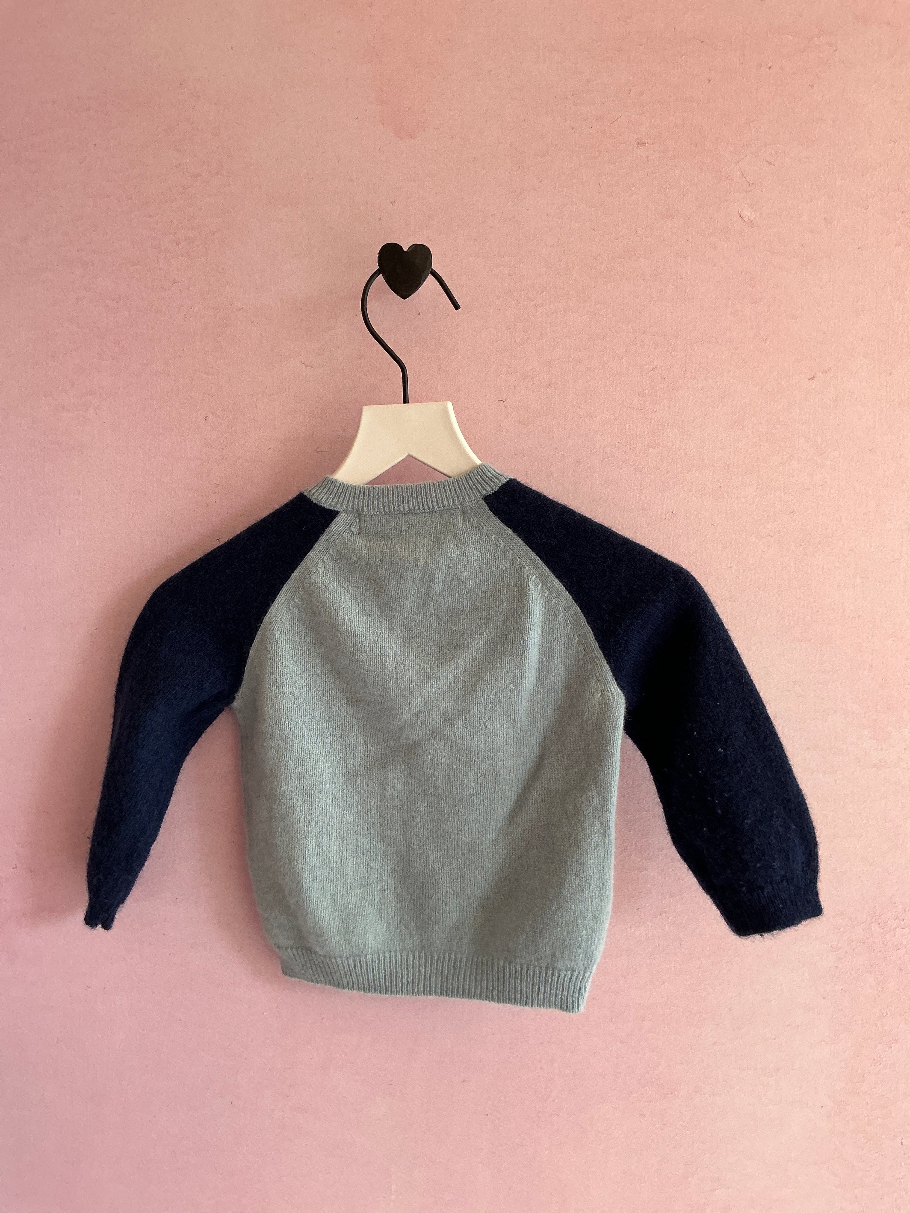 Jodhpur Light gray with navy blue sleeves Sweater / 0-6 months