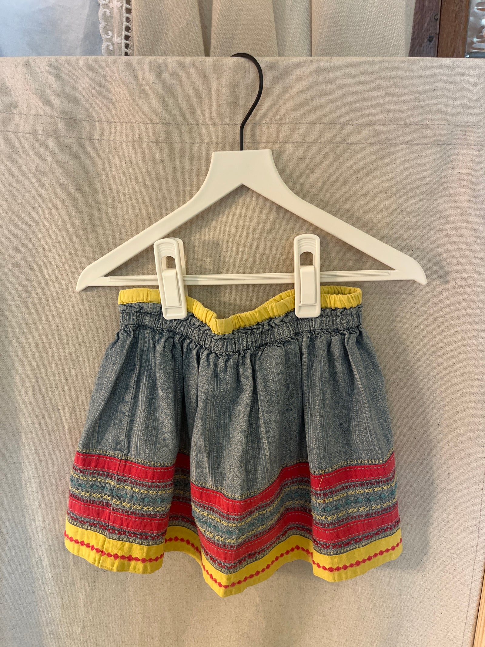 baby Gap embroidered trim skirt / 3-4 Years