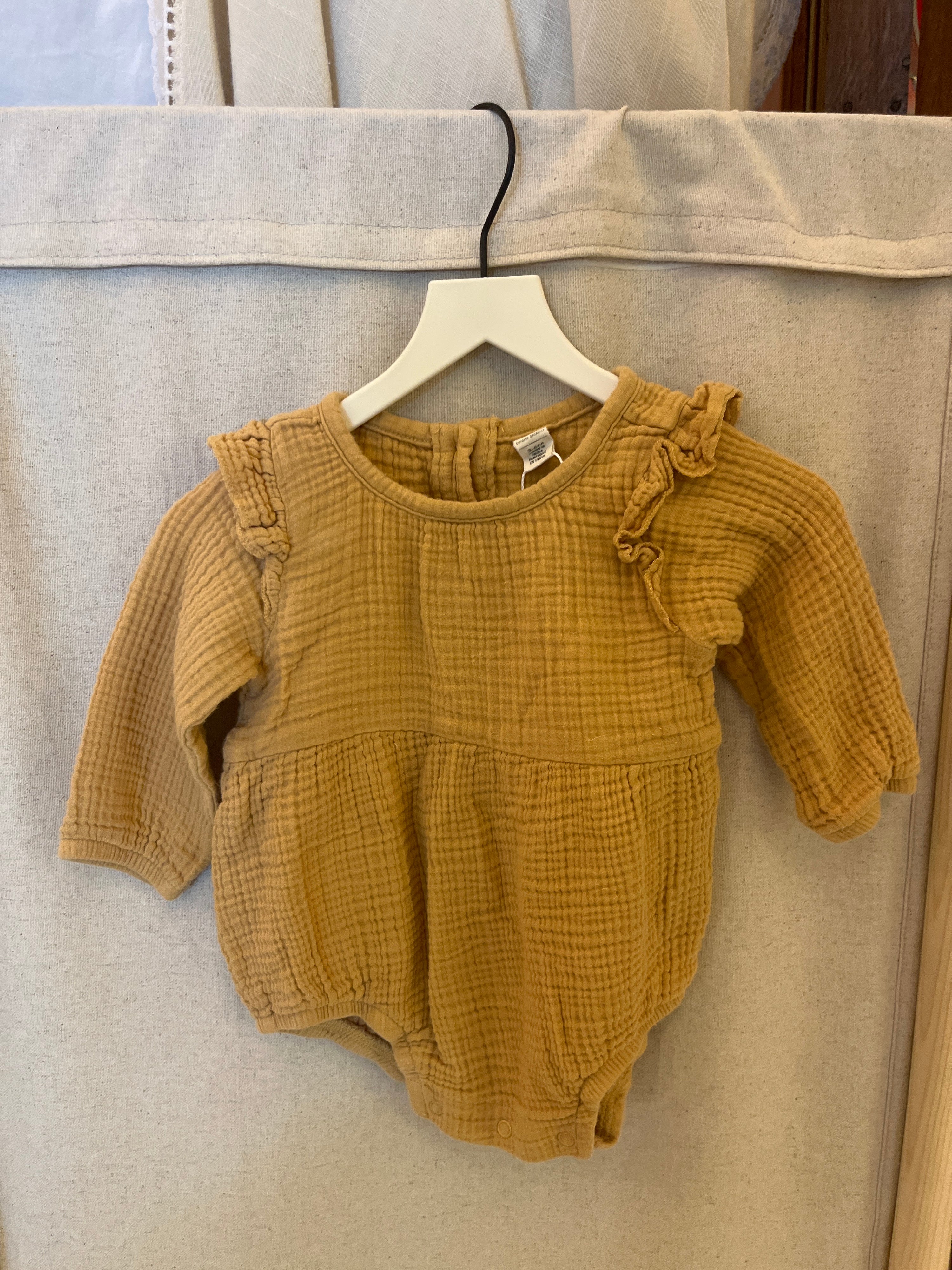 colored organics amber onesie / 3-6 months
