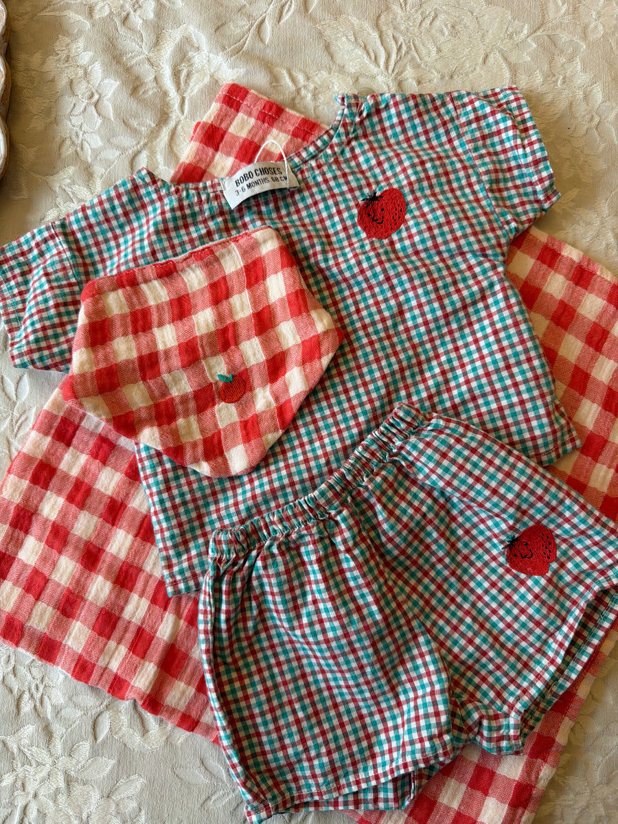 Bobo Choses Picnic Check Apple Baby Gift Set: Swaddle, Bib, Top and Shorts / 3-6 months