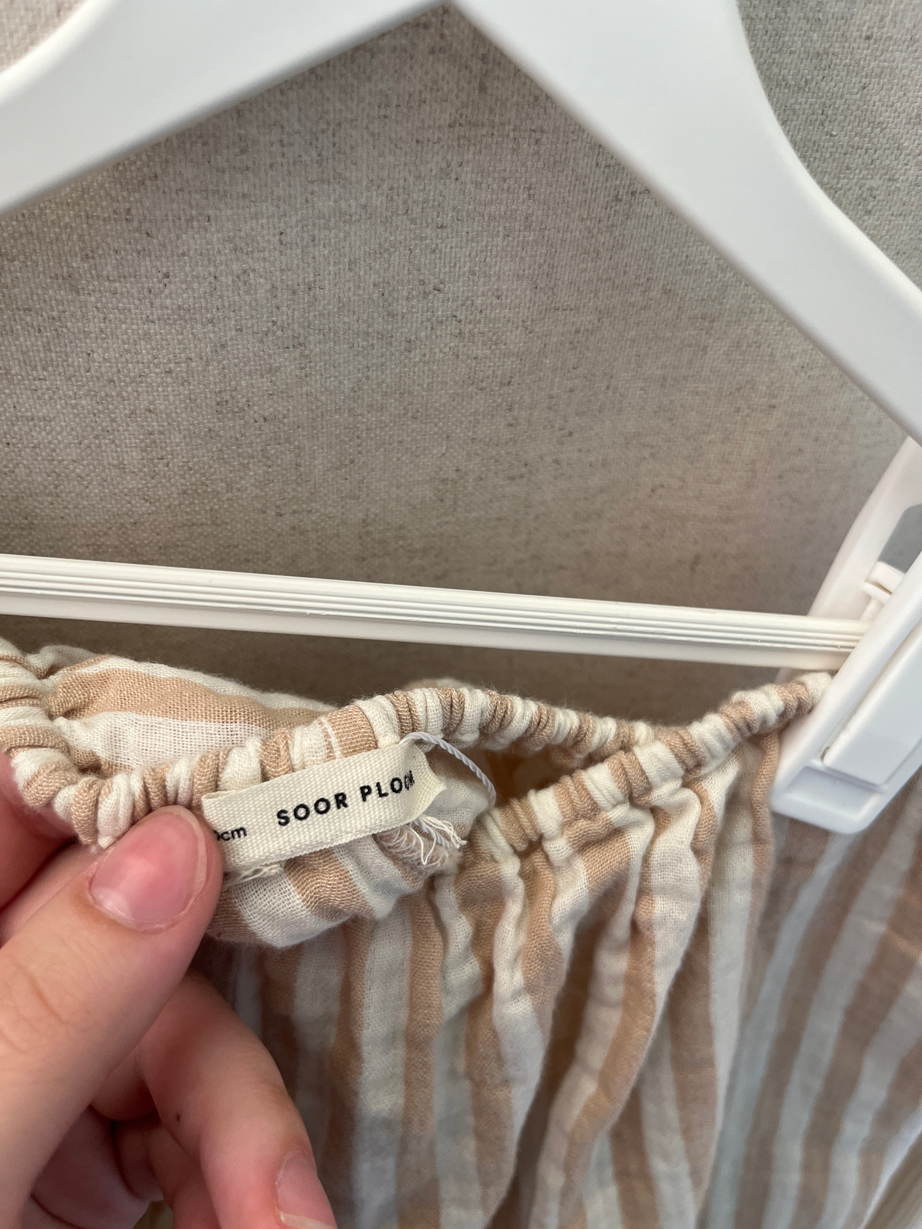 Soor Ploom Beige and white striped Shorts / 10