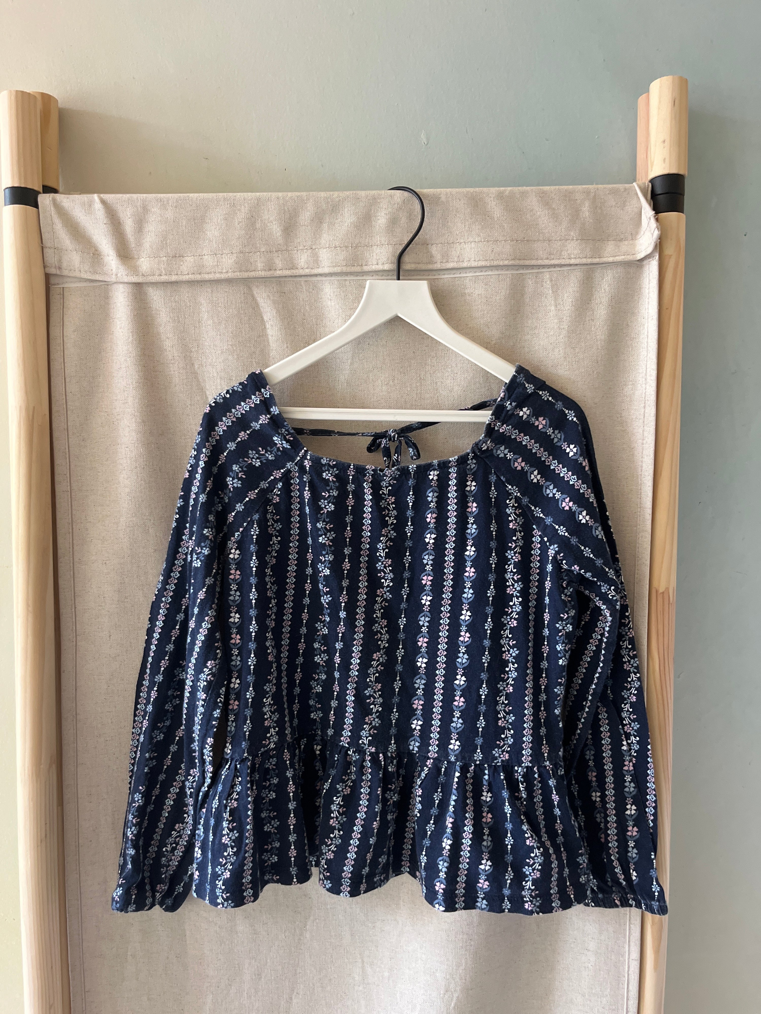 Children's Place Navy floral pattern Blouse / 6-7 Years
