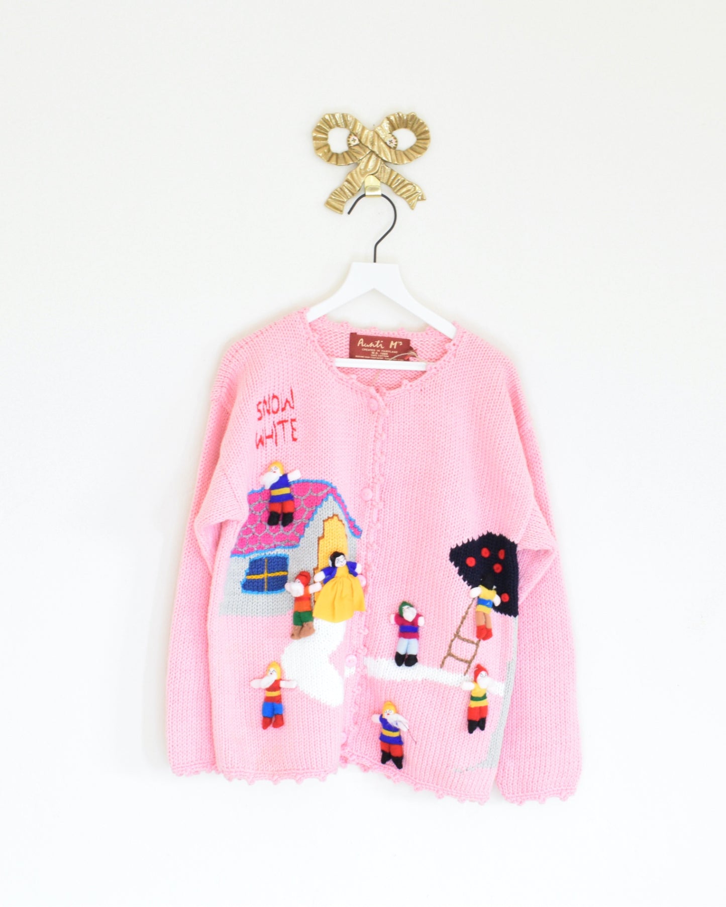 Auntie M's Snow White Sweater / Youth Medium