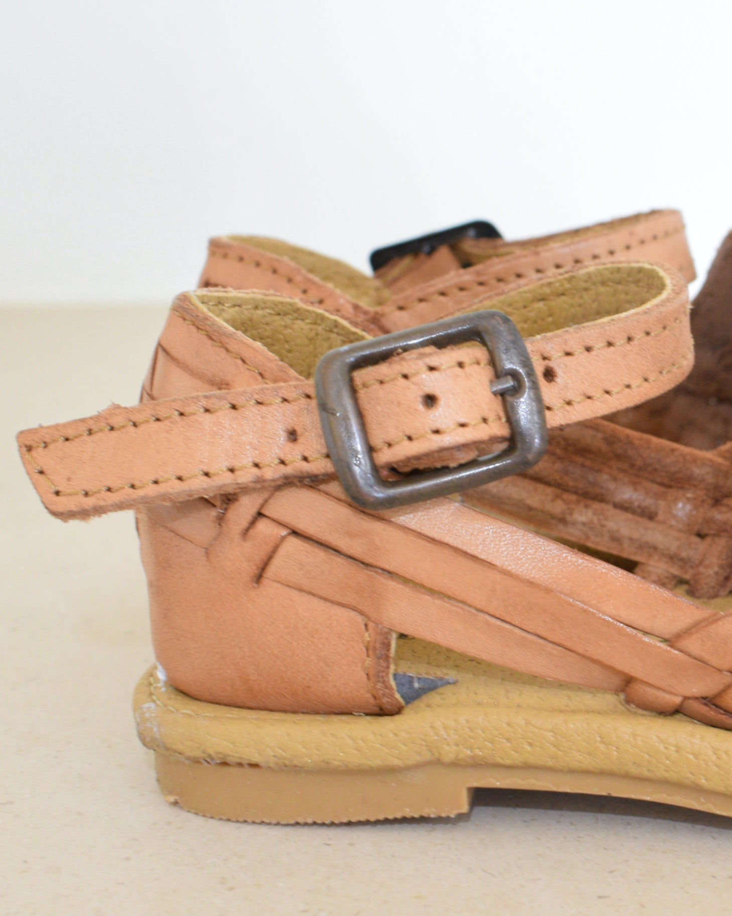 Ricardo Medina Baby Woven Leather Sandals / Size 5