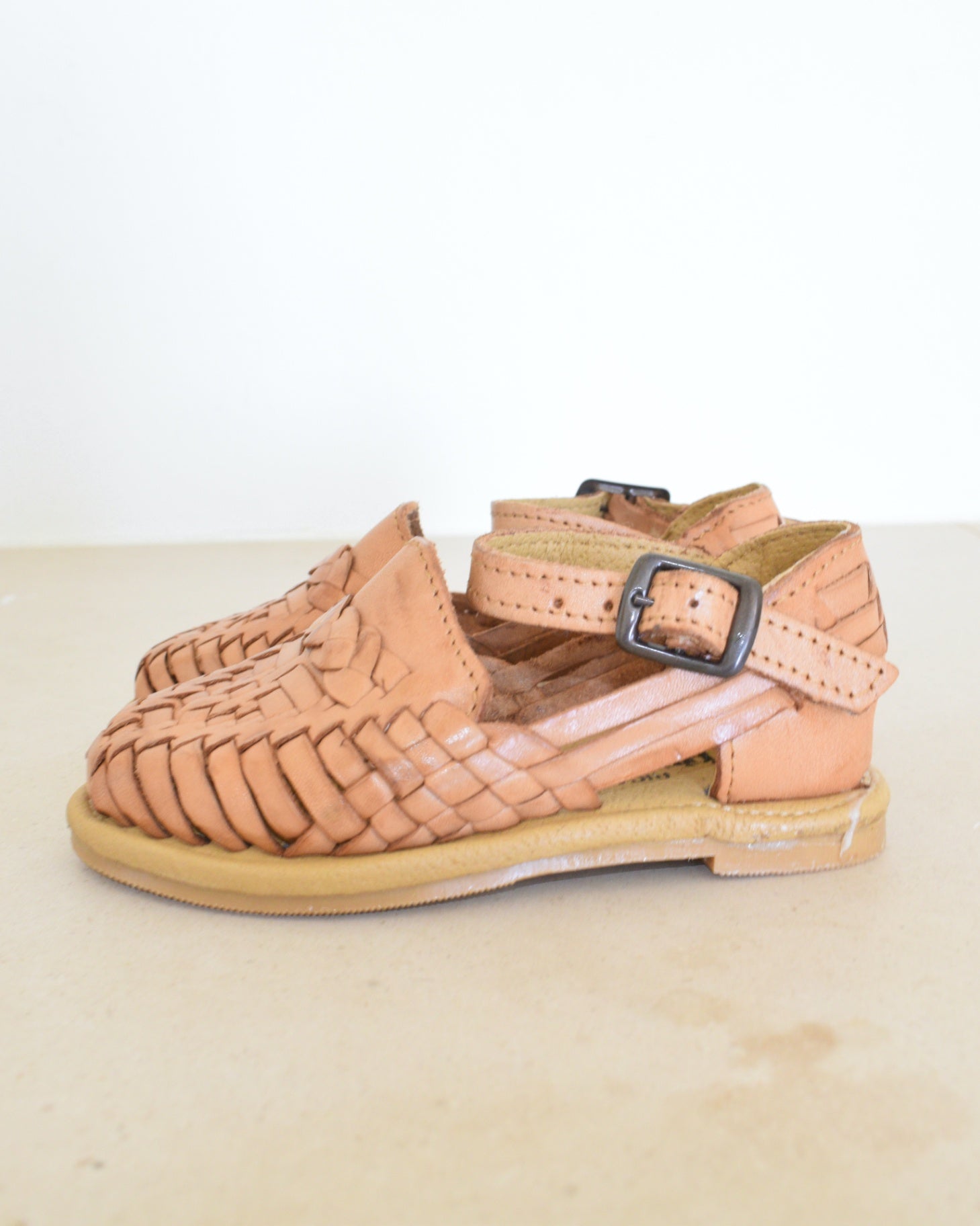 Ricardo Medina Baby Woven Leather Sandals / Size 5