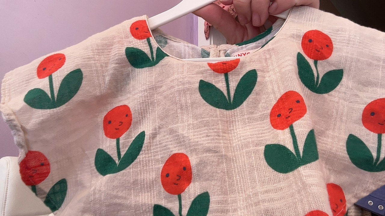 TinyCottons smile tulip dress / 4 (creative mending stains)