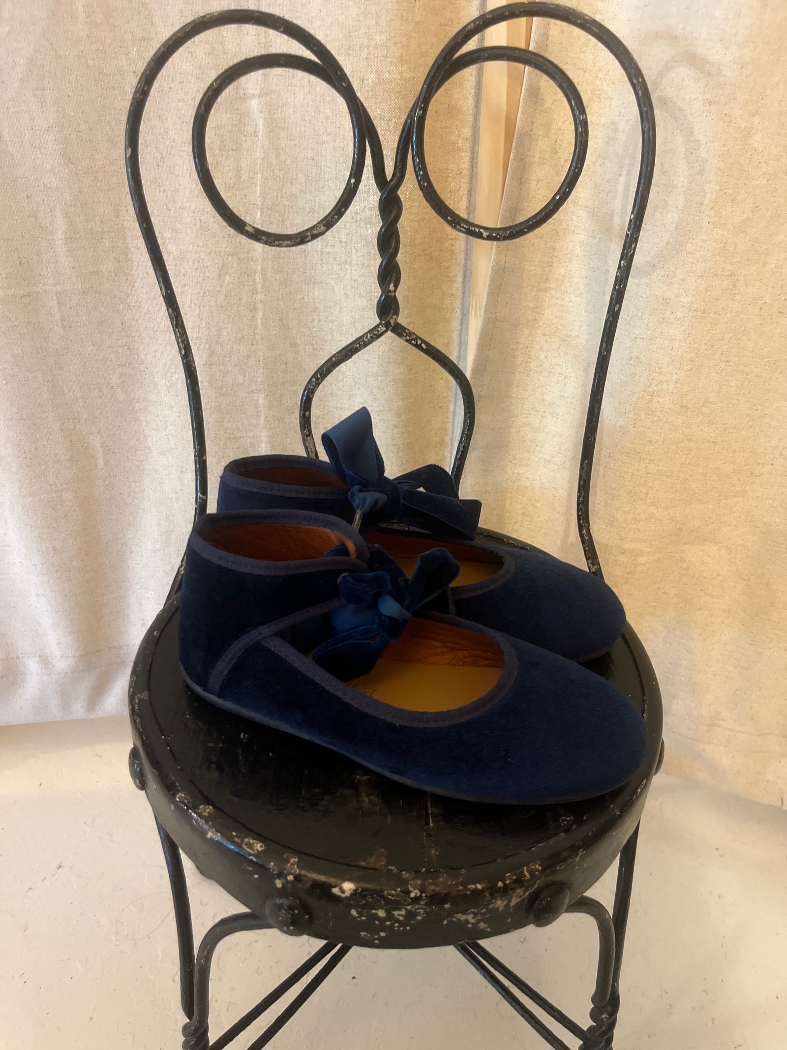 La Coqueta Navy Velvet Mary Jane Tie Up Ballet Flats / 31
