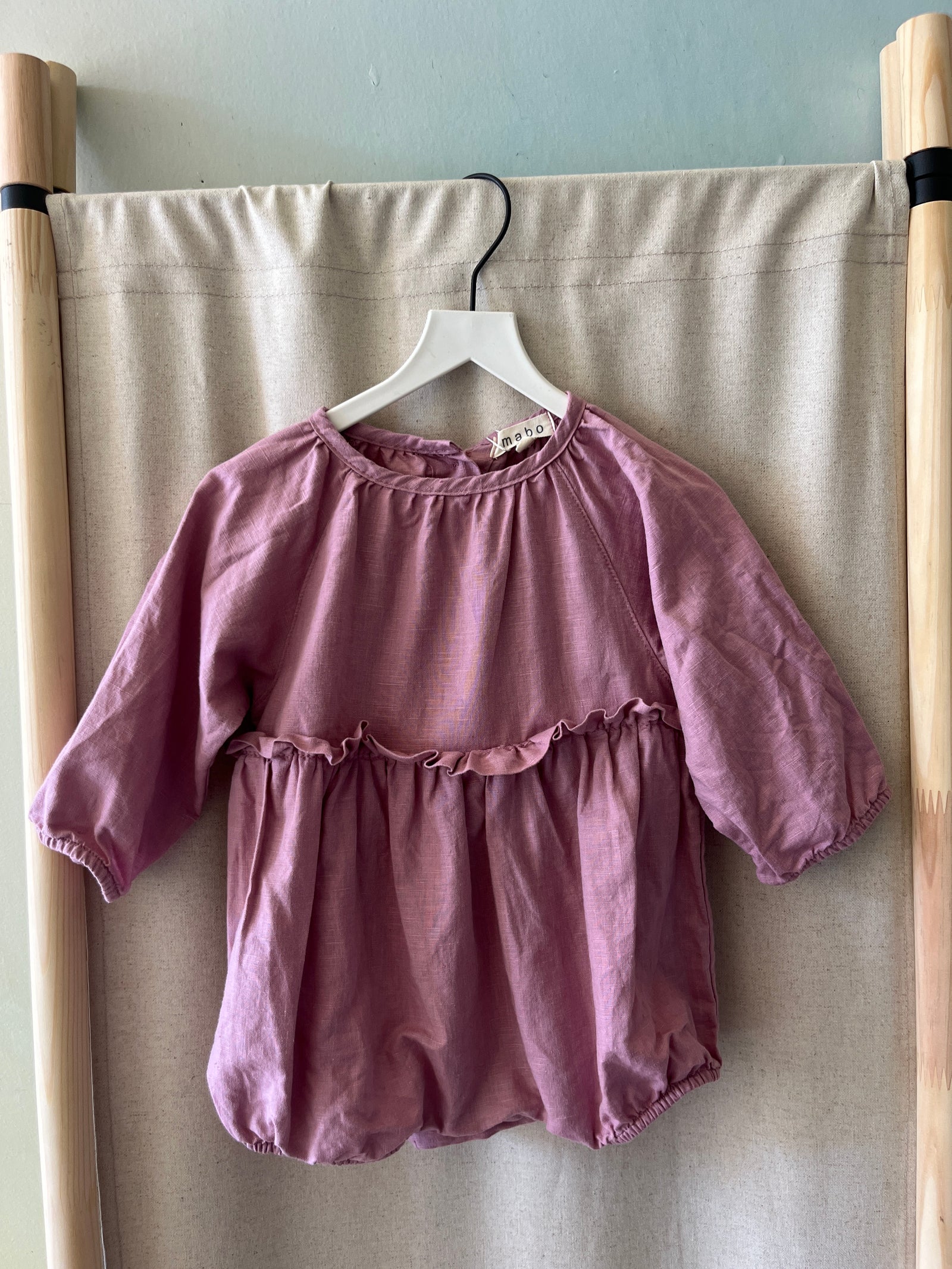 Mabo Berry Ruffle Linen Romper / 18 months