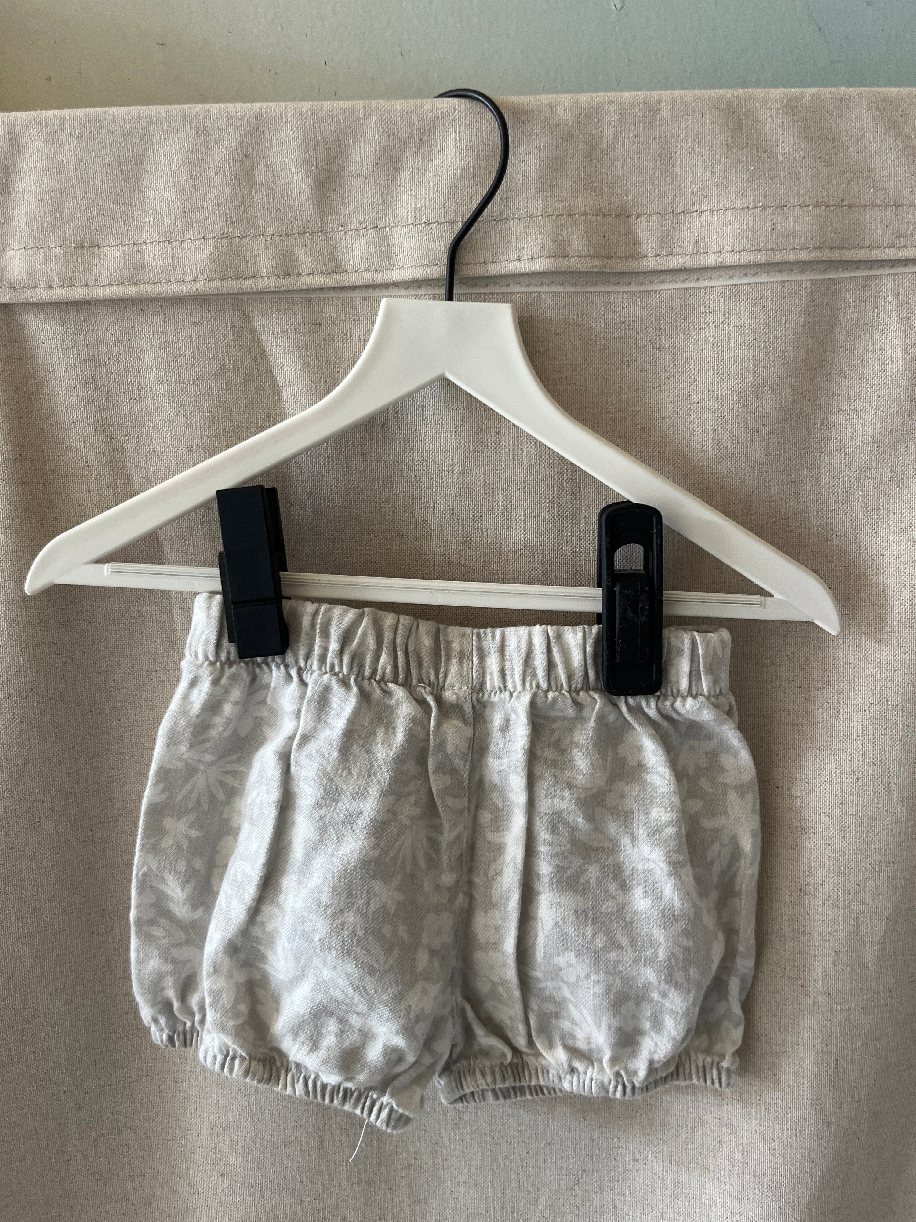 Rylee + Cru Gray Floral Shorts / 18-24 months