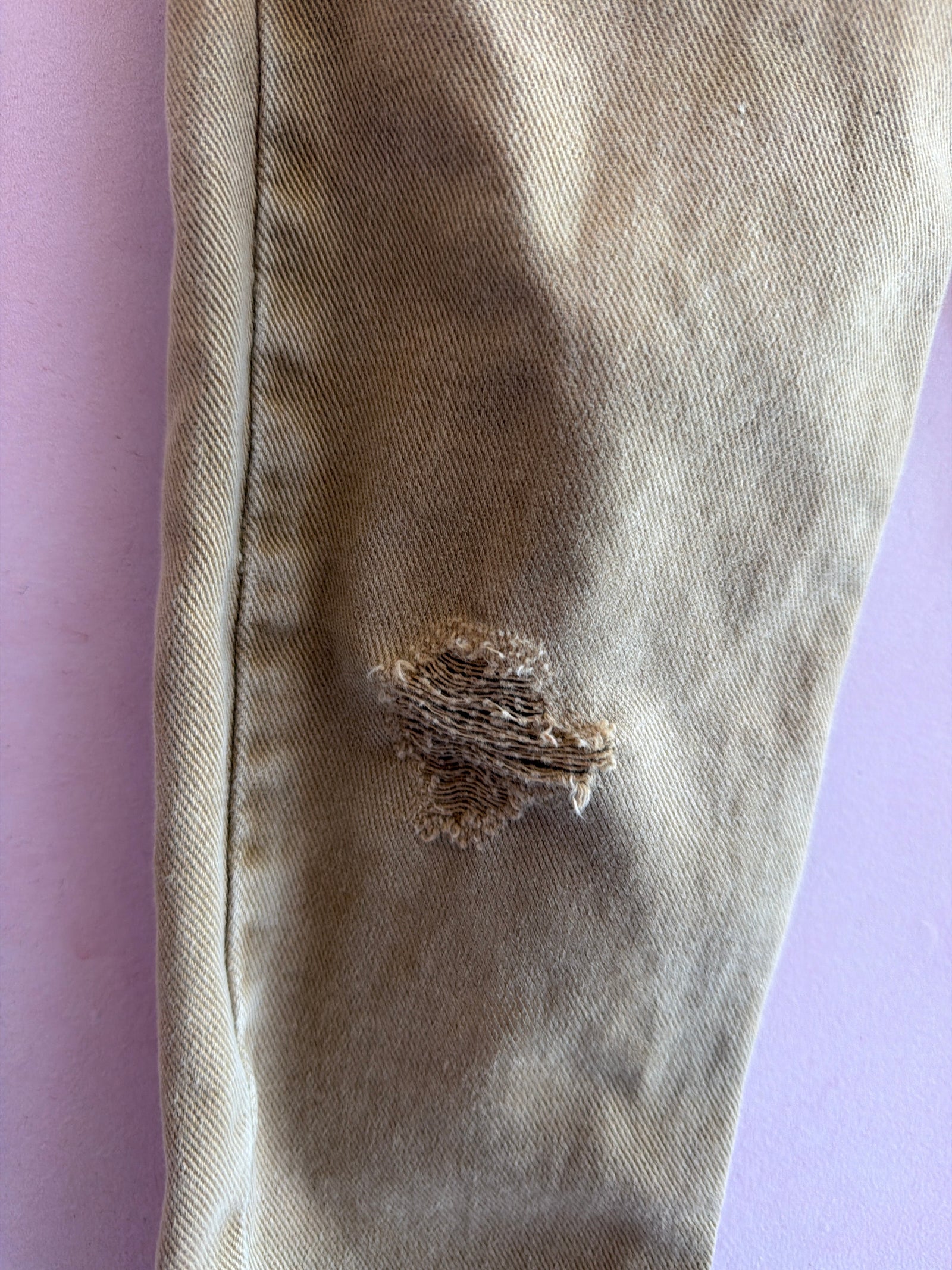 Levi's Tan Jeans / Slim 6 (THRASHED)