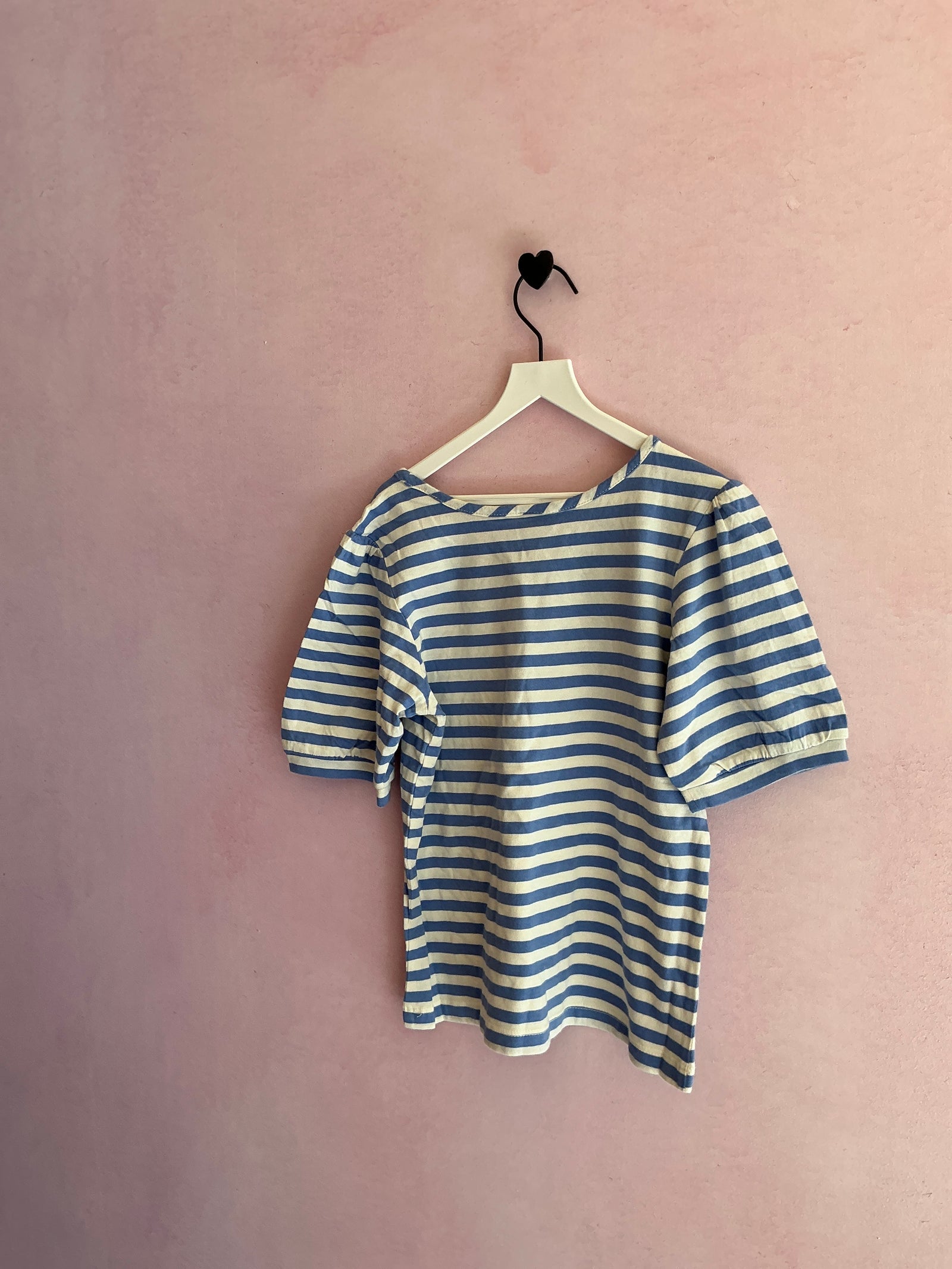 Hanna Andersson Blue White Stripe Ruffle Sleeve Shirt / 6-7 Years