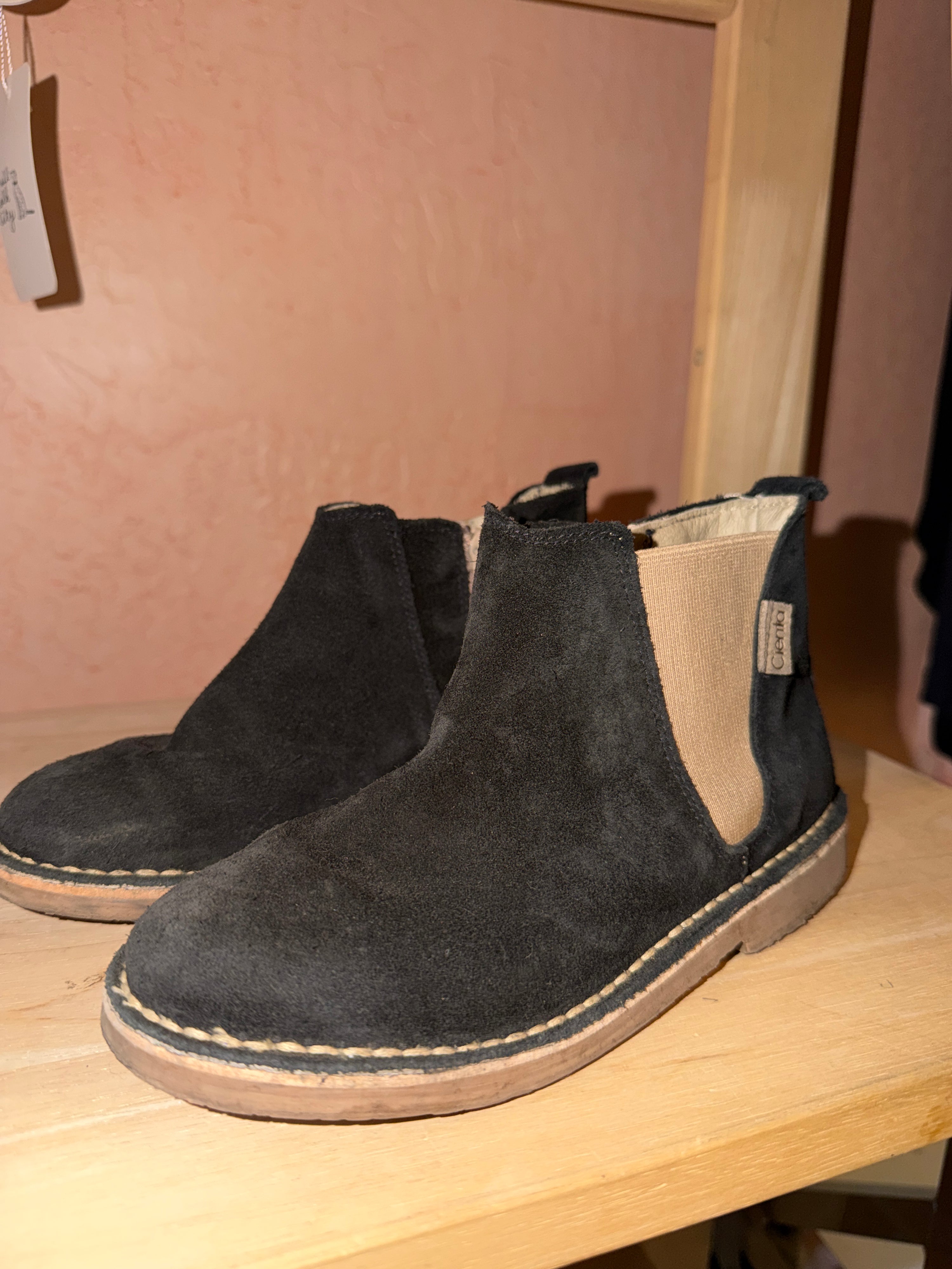Cienta Navy Booties / 32