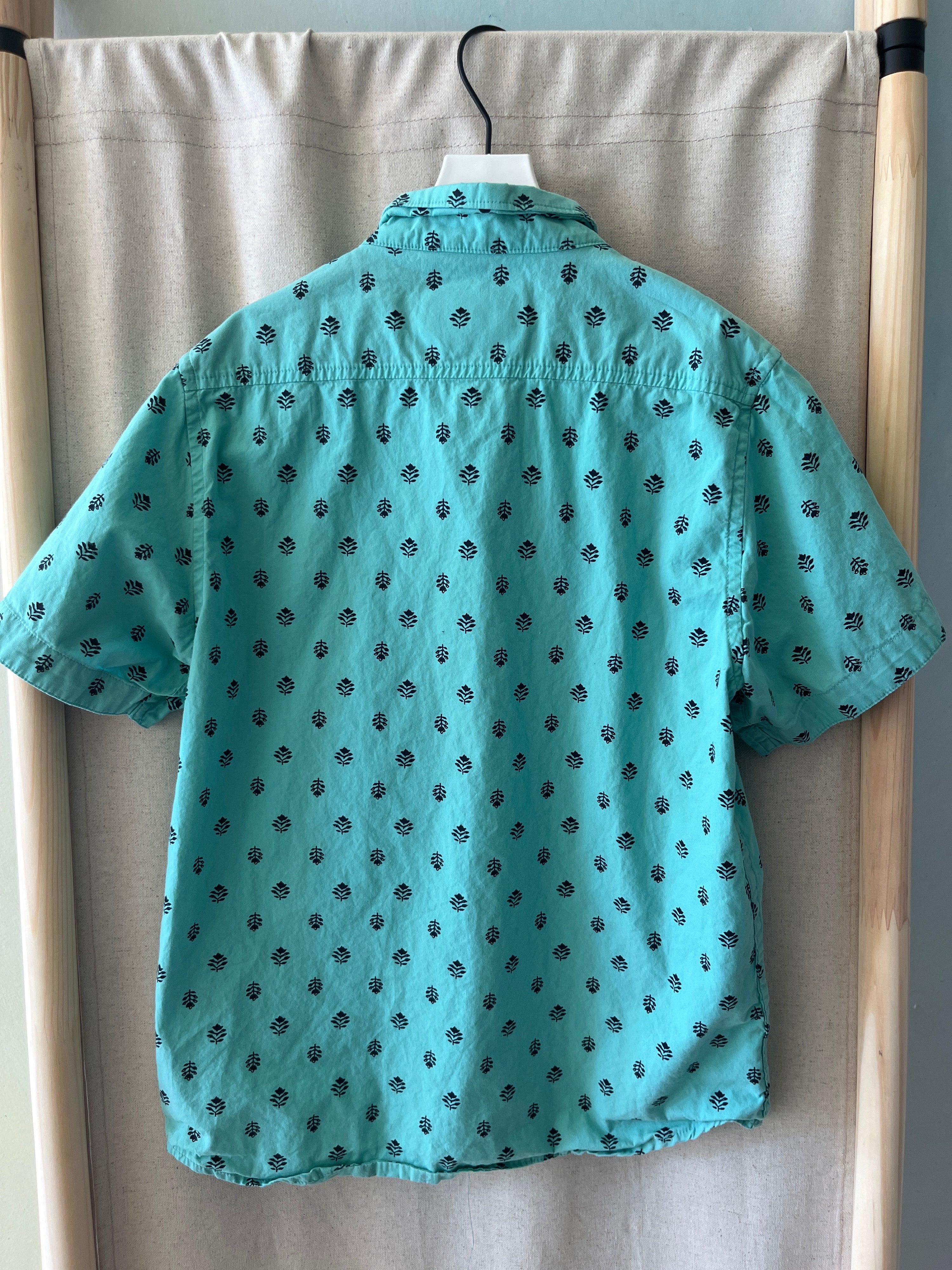 Jack's Surfboards Turquoise Black Floral Short Sleeve Button Down / 6