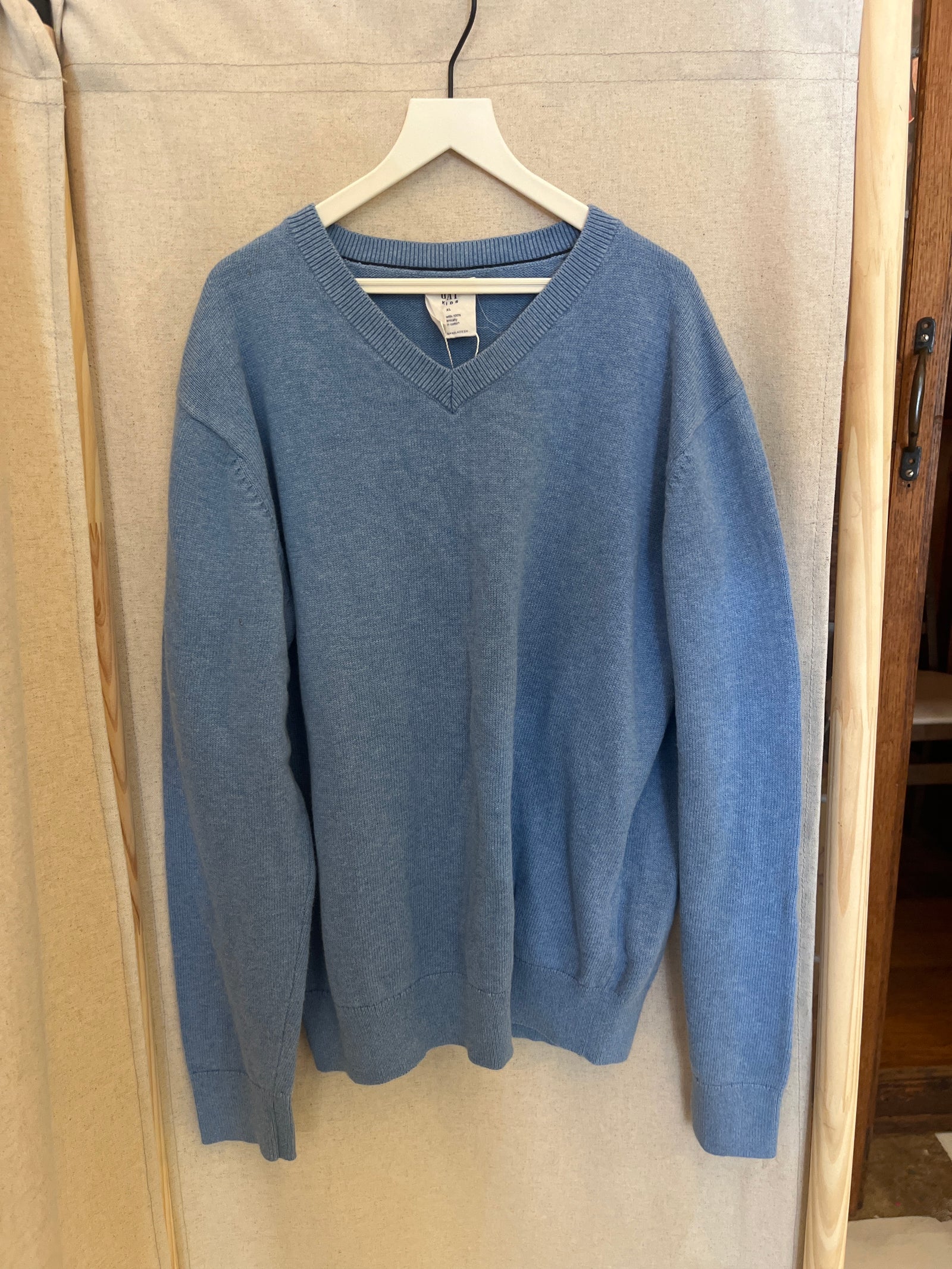 gap Light Blue V Neck Sweater / Youth XL