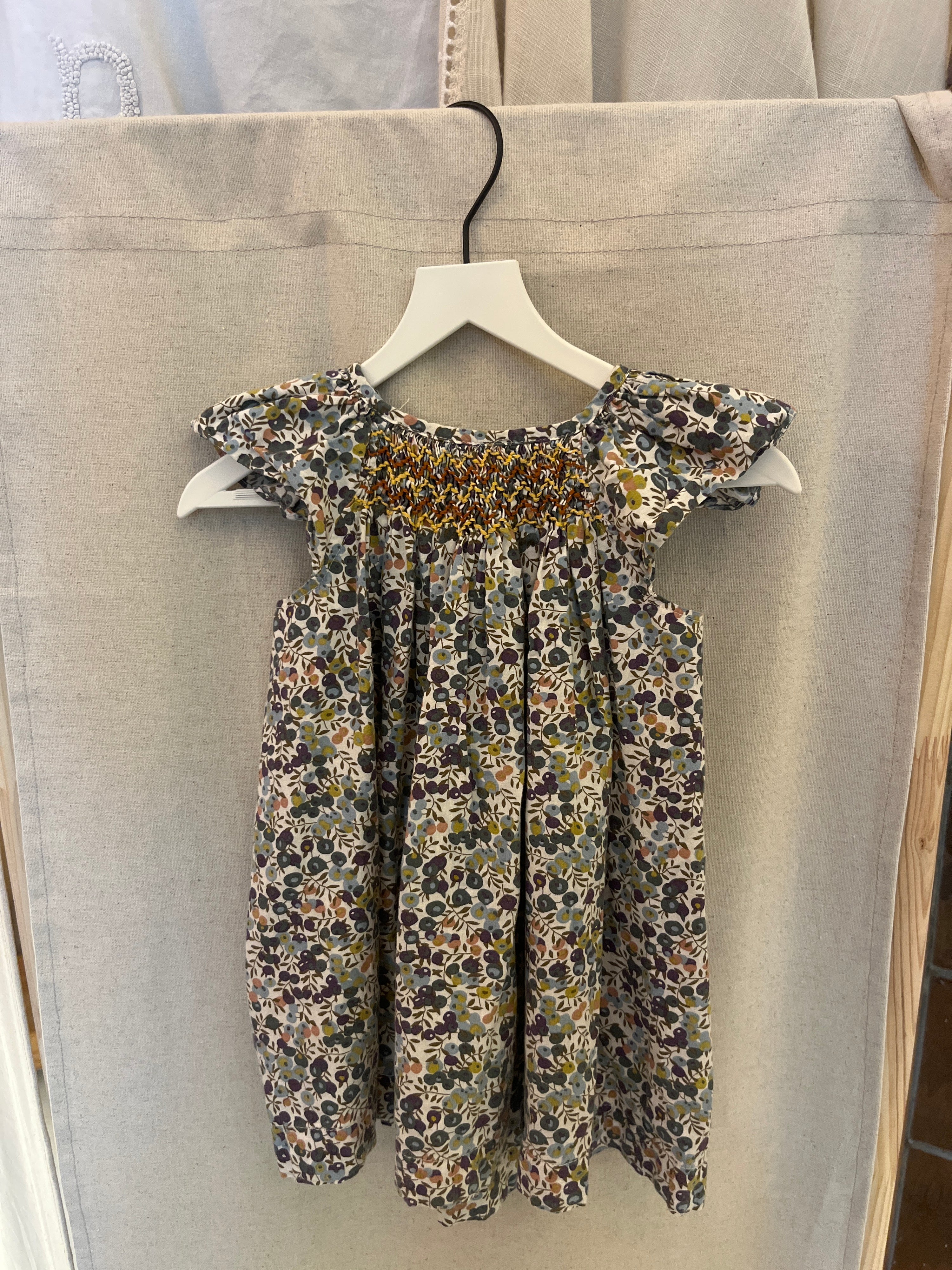 gil & niya Floral Smocked Dress / 18-24 months