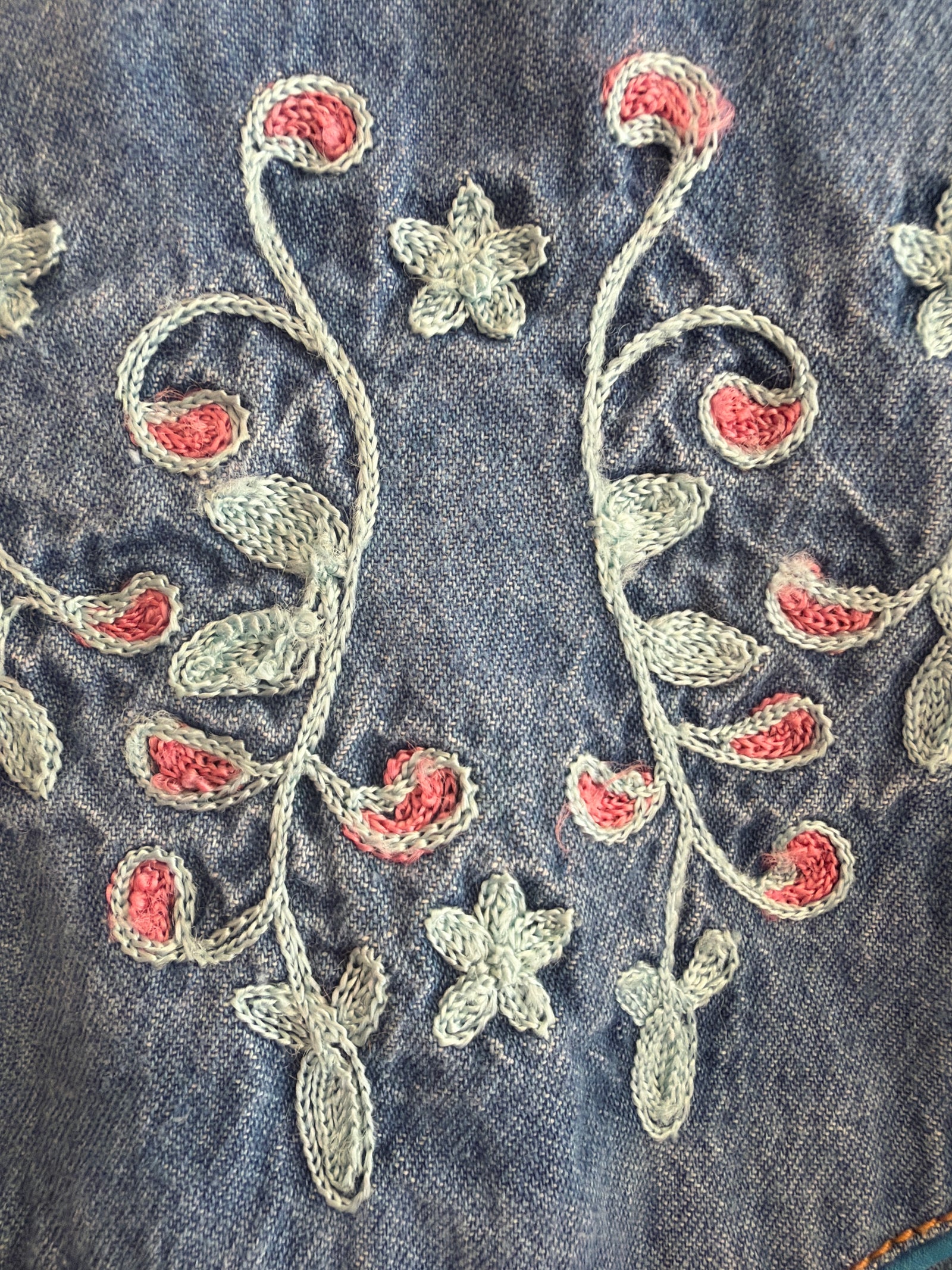 Tru-West by Rockmount Ranch Wear Chain Stitch Embroidered Western Snap Shirt