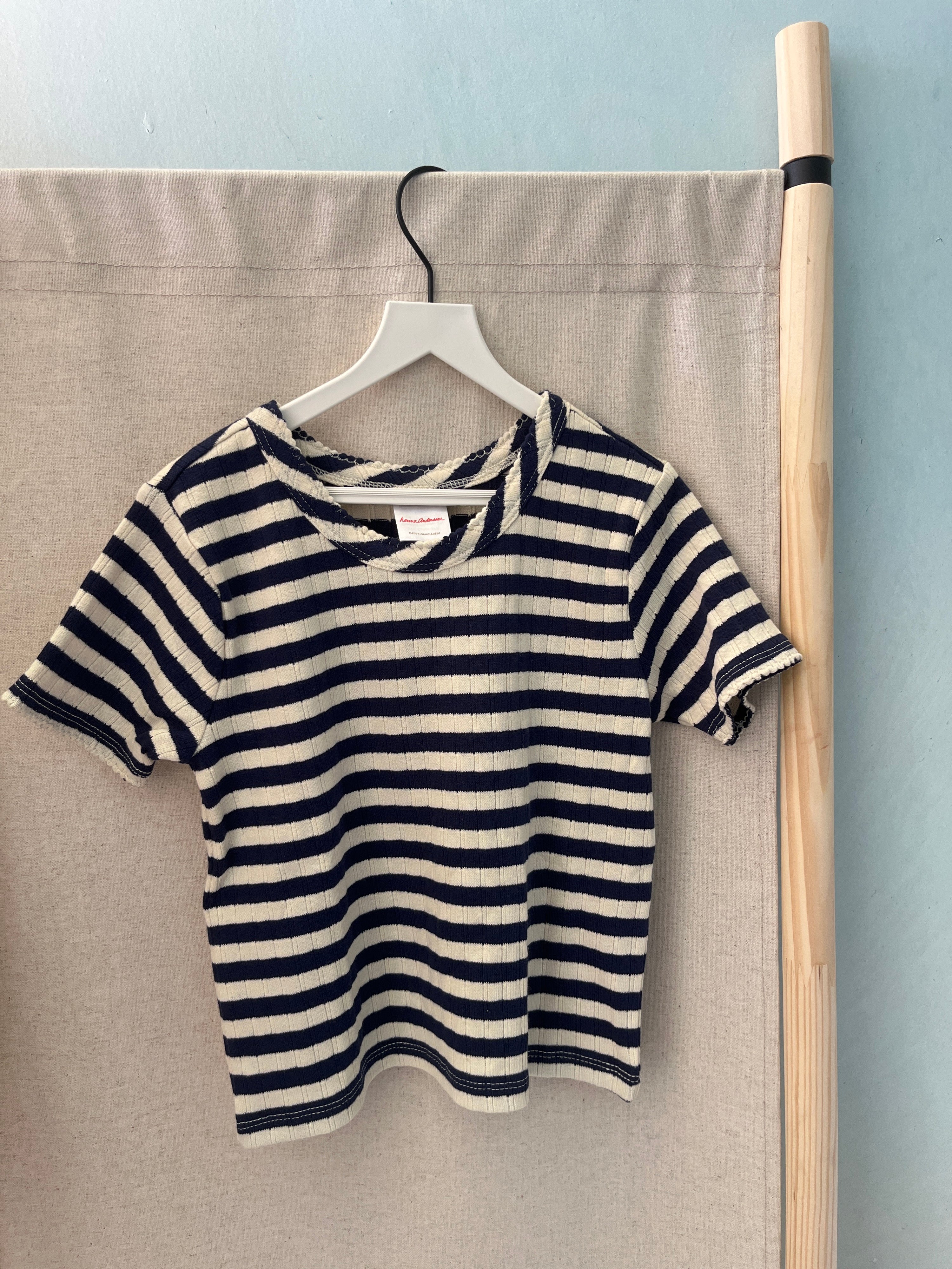 Hanna Andersson Navy and Cream Stripe T-Shirt / 8