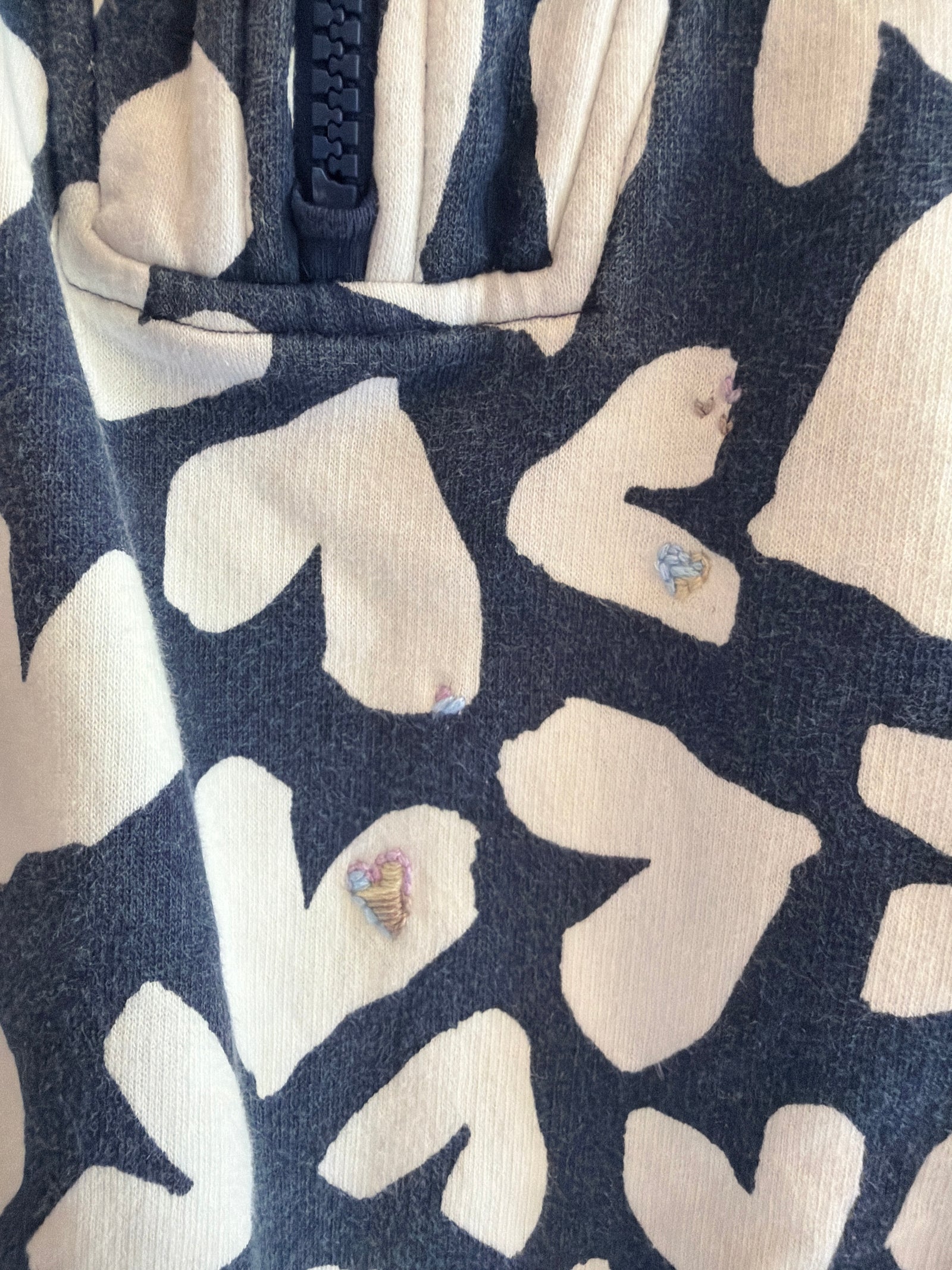 Mini Boden Navy with Allover White Heart Print Two Piece Sweatsuit Set / 4-5