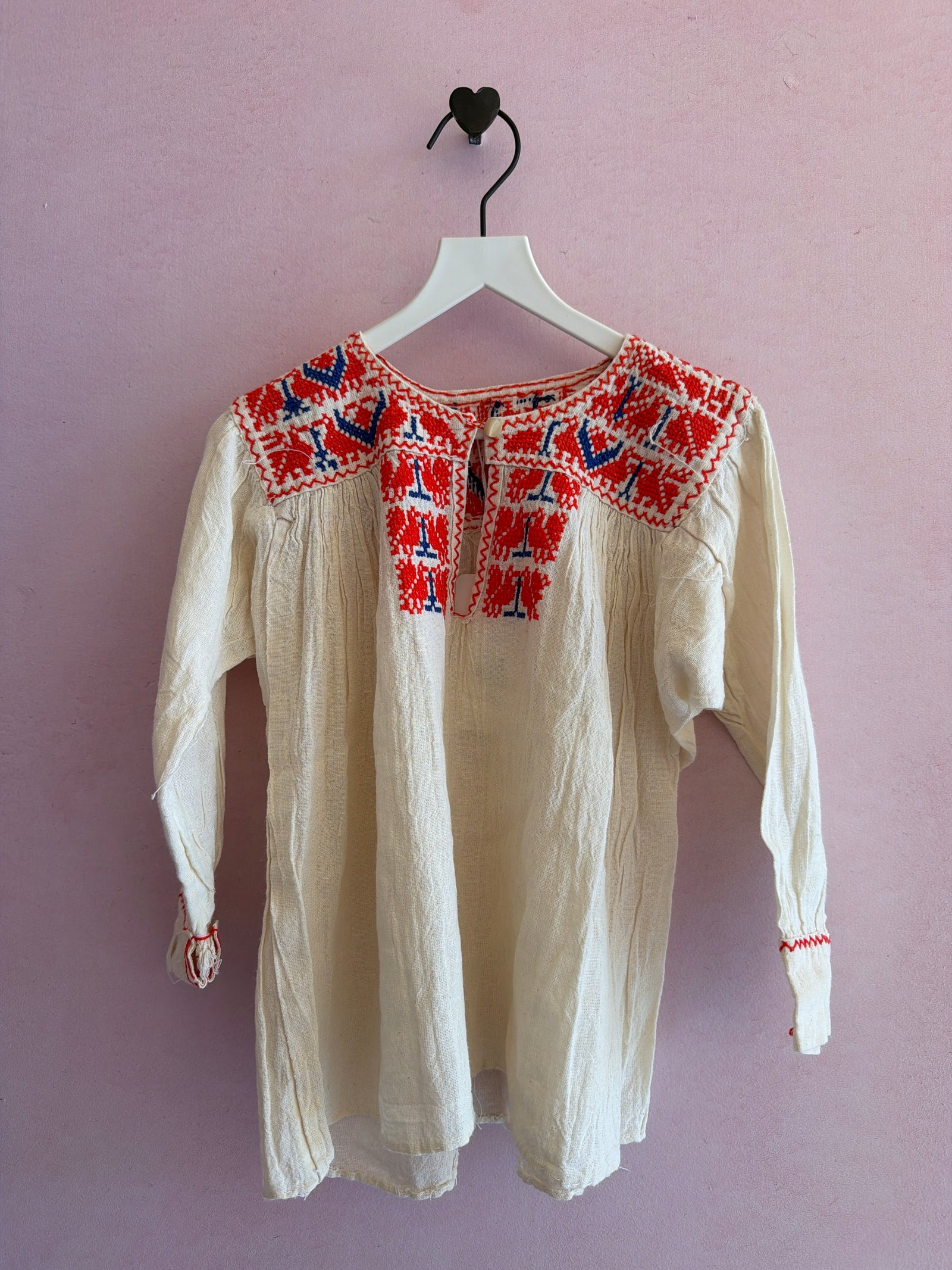 vintage Cream with red and blue cross-stitch / 6-8 years
