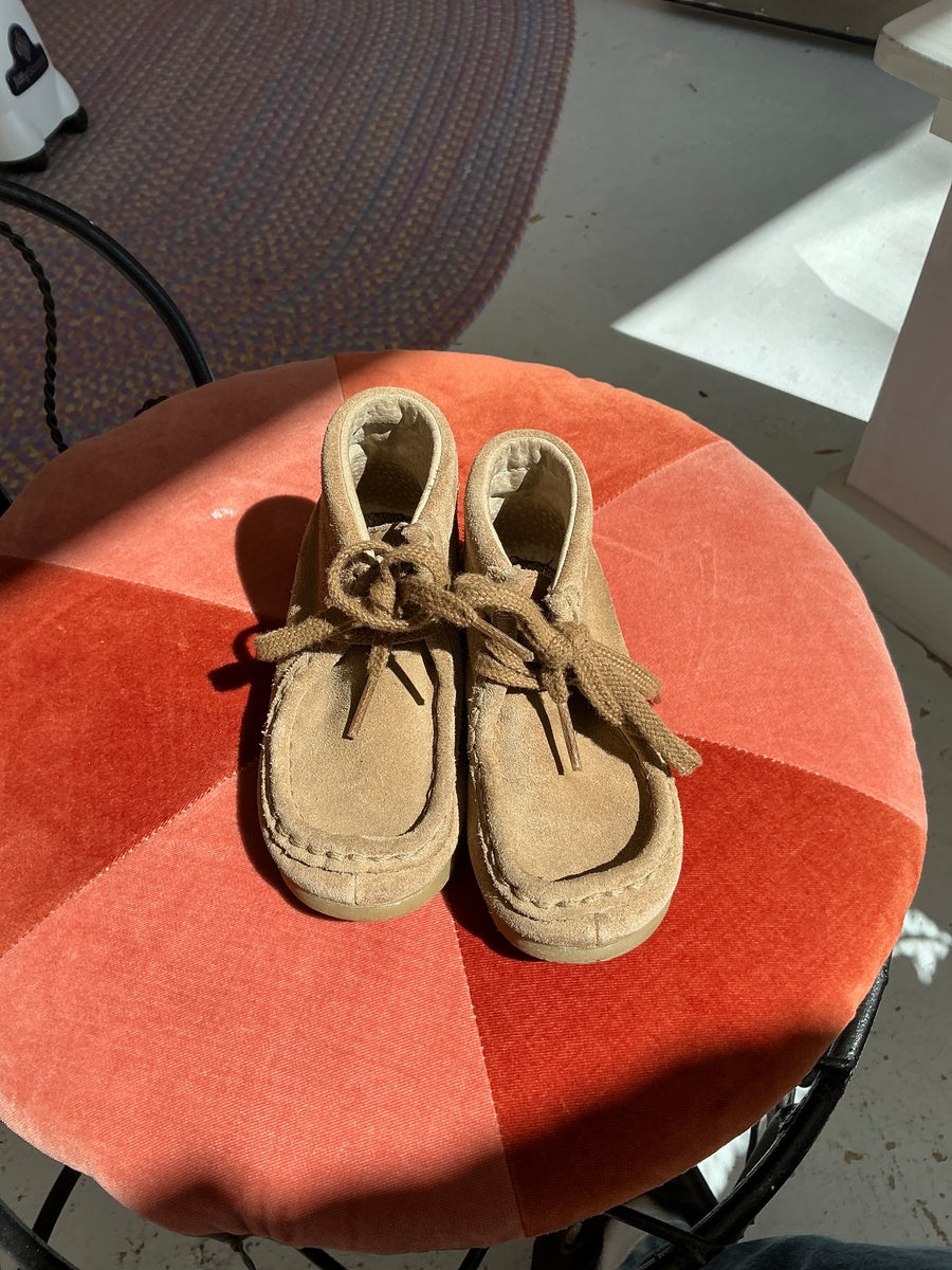 Footmates Dirty Buck Suede Wally Boots / 7 toddler