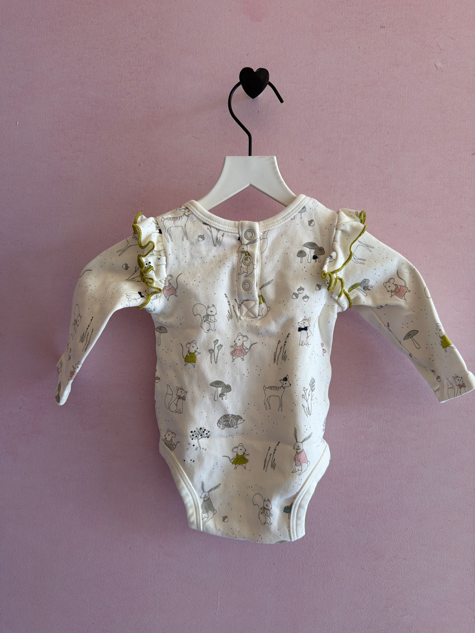 Pehr Baby animals in the forest, ruffle sleeve One-Piece / 0-3 months