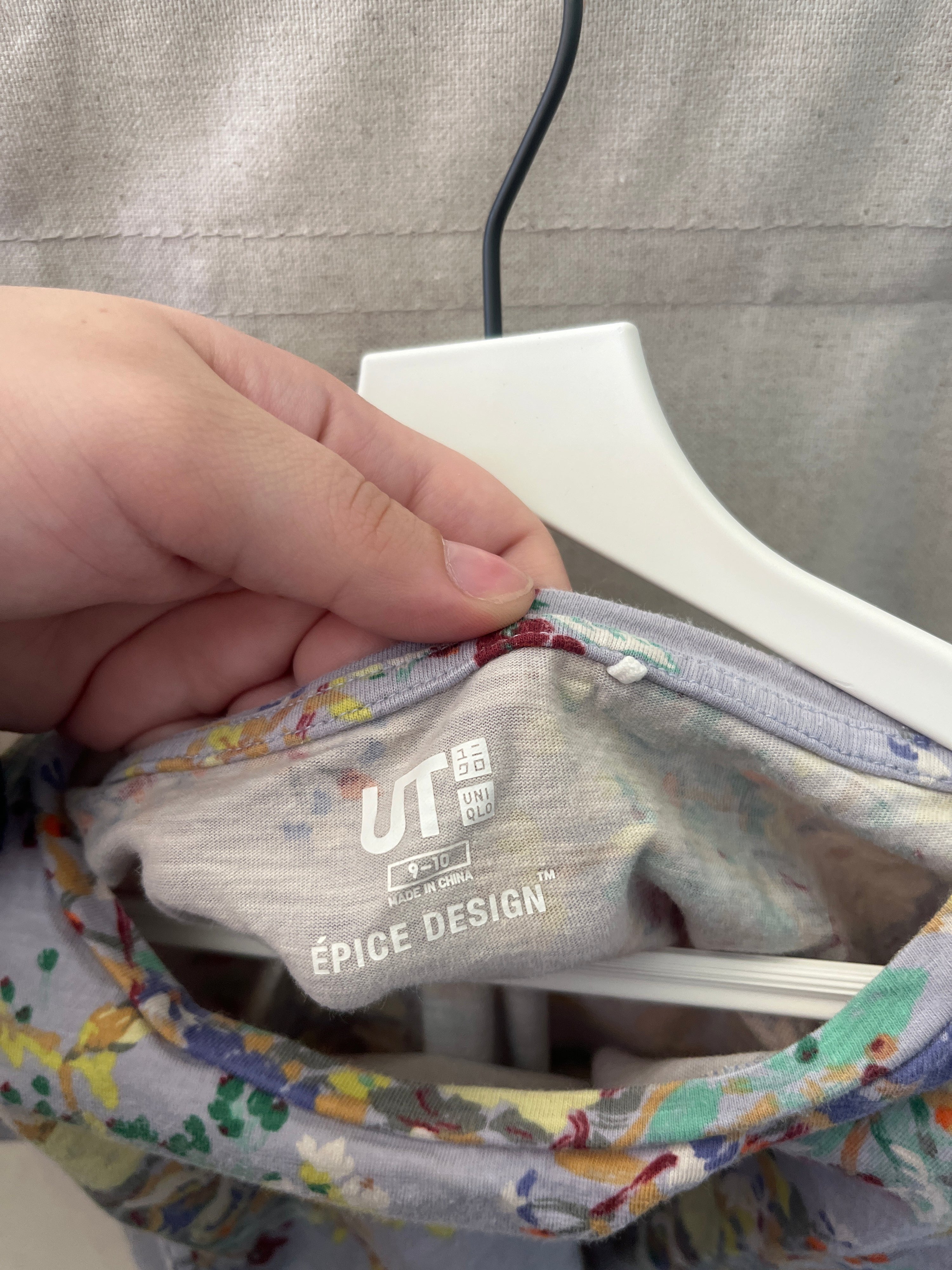Uniqlo Floral T-Shirt / 9-10