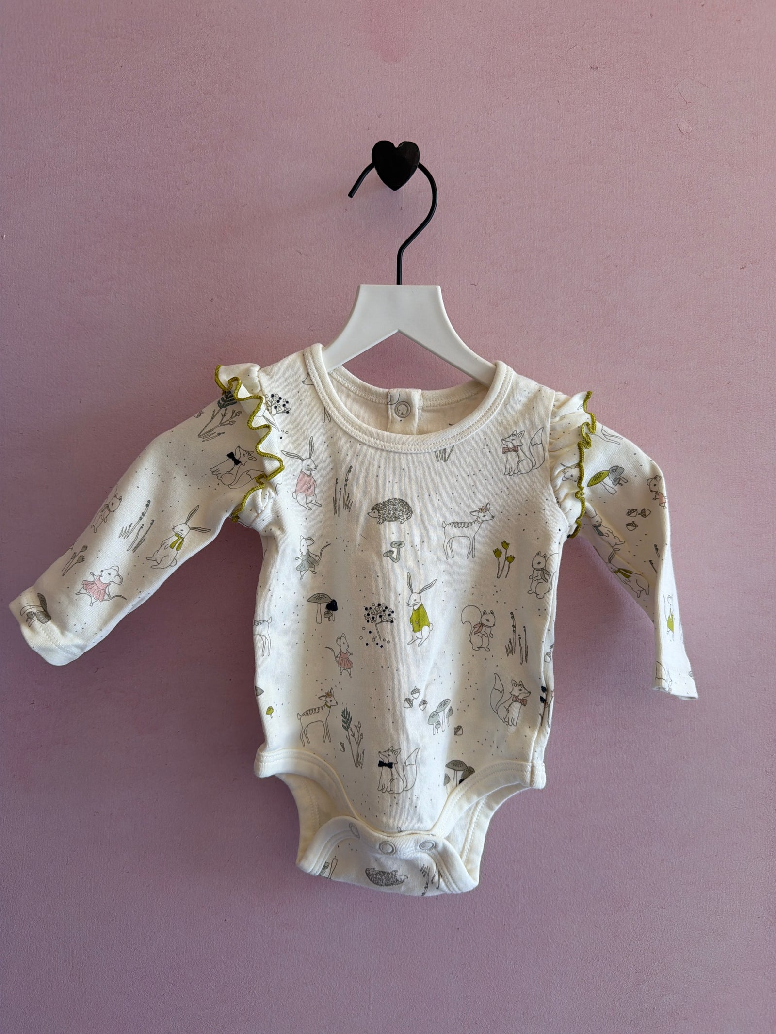 Pehr Baby animals in the forest, ruffle sleeve One-Piece / 0-3 months