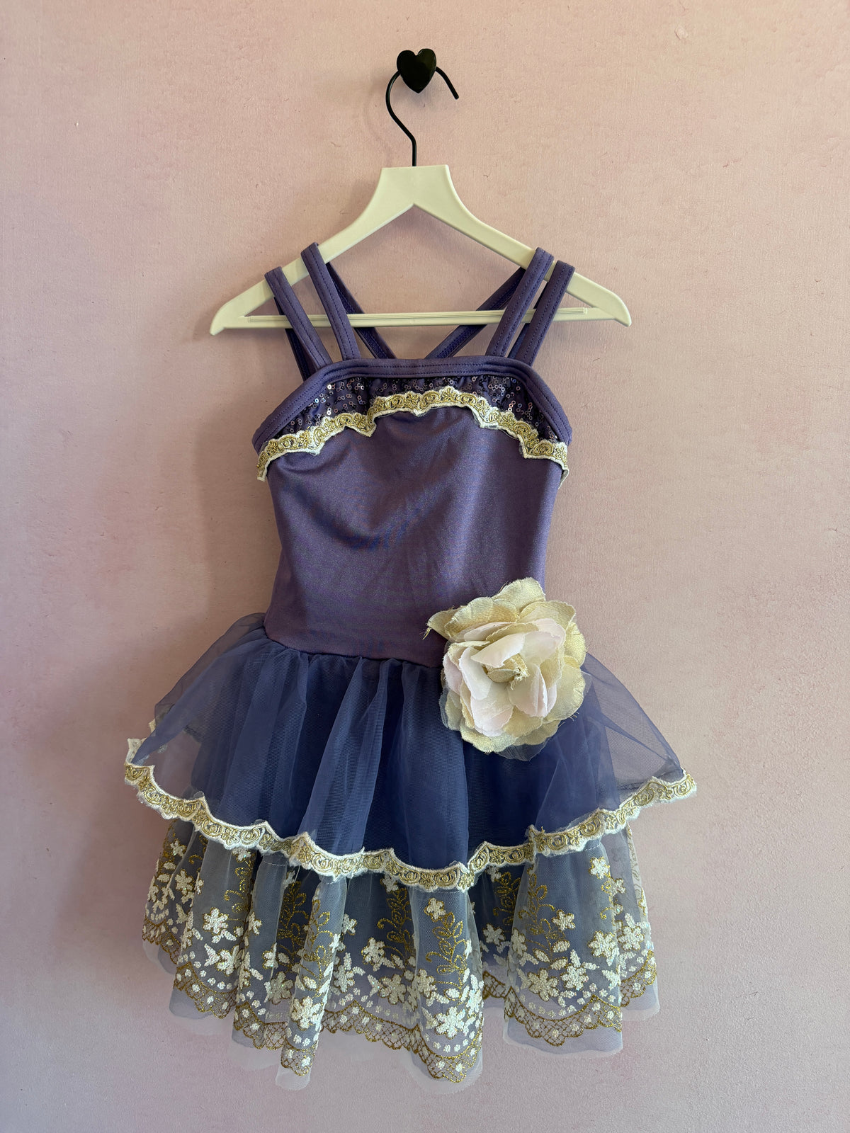 Weissman lavender sparkle costume / 4-6