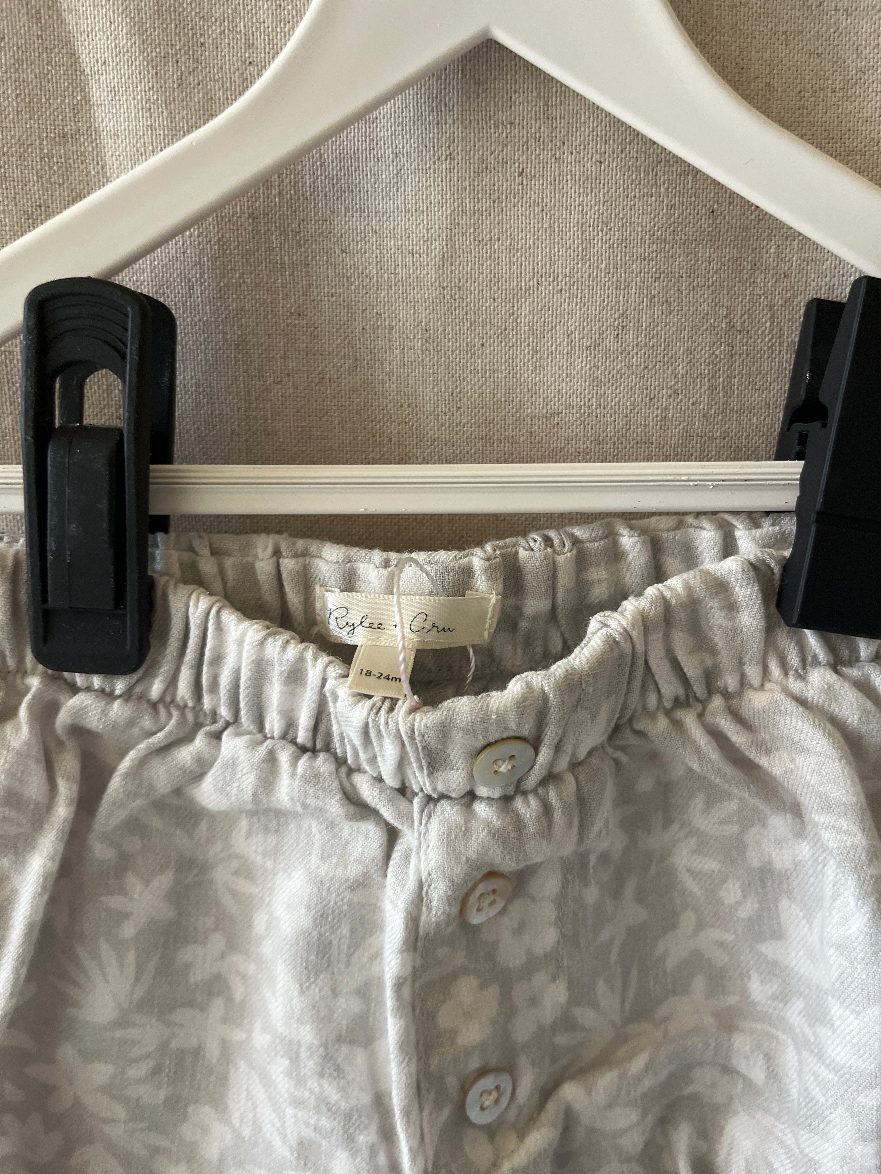 Rylee + Cru Gray Floral Shorts / 18-24 months
