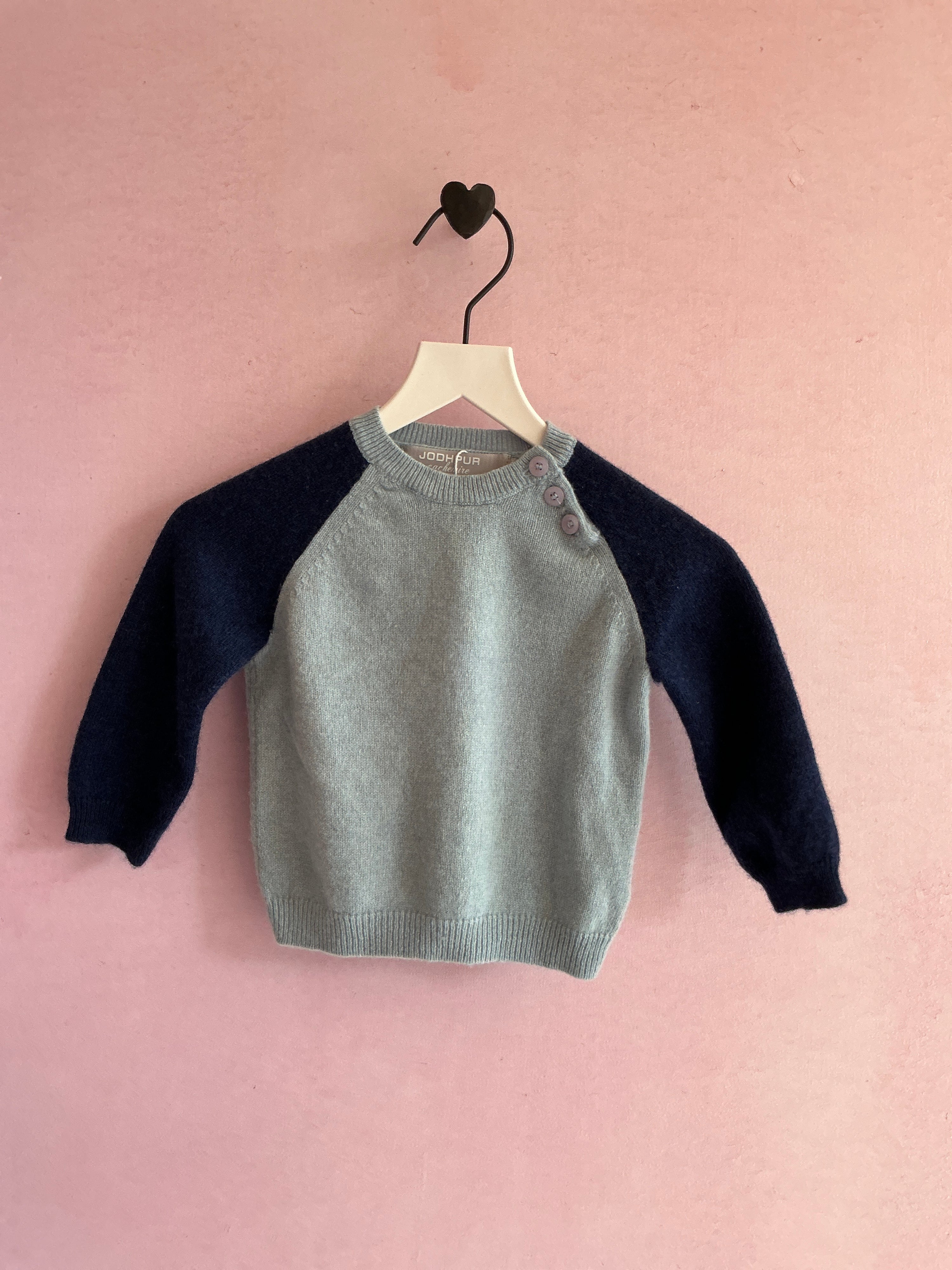 Jodhpur Light gray with navy blue sleeves Sweater / 0-6 months