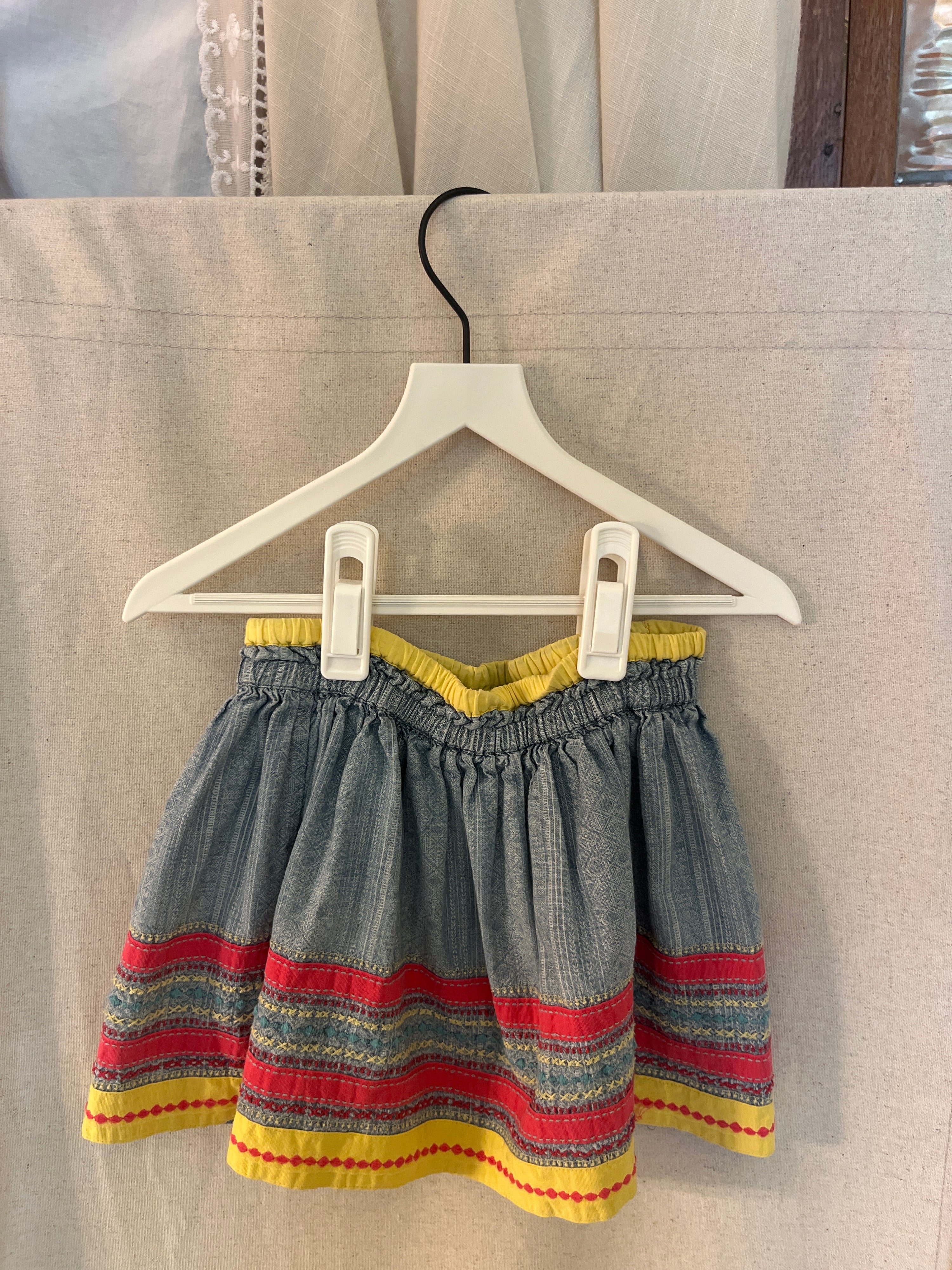 baby Gap embroidered trim skirt / 3-4 Years