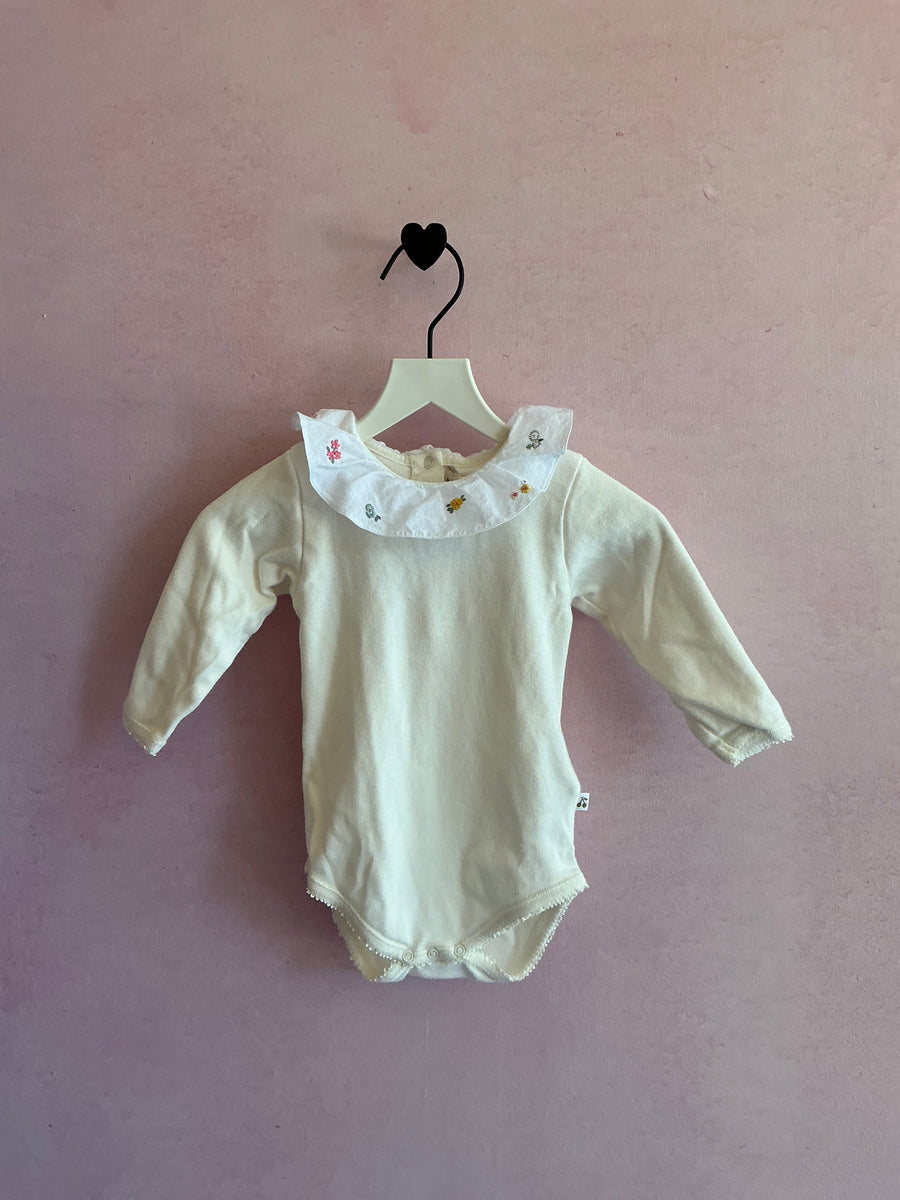 Bonpoint floral embroidery ruffle collar onesie / 12 months
