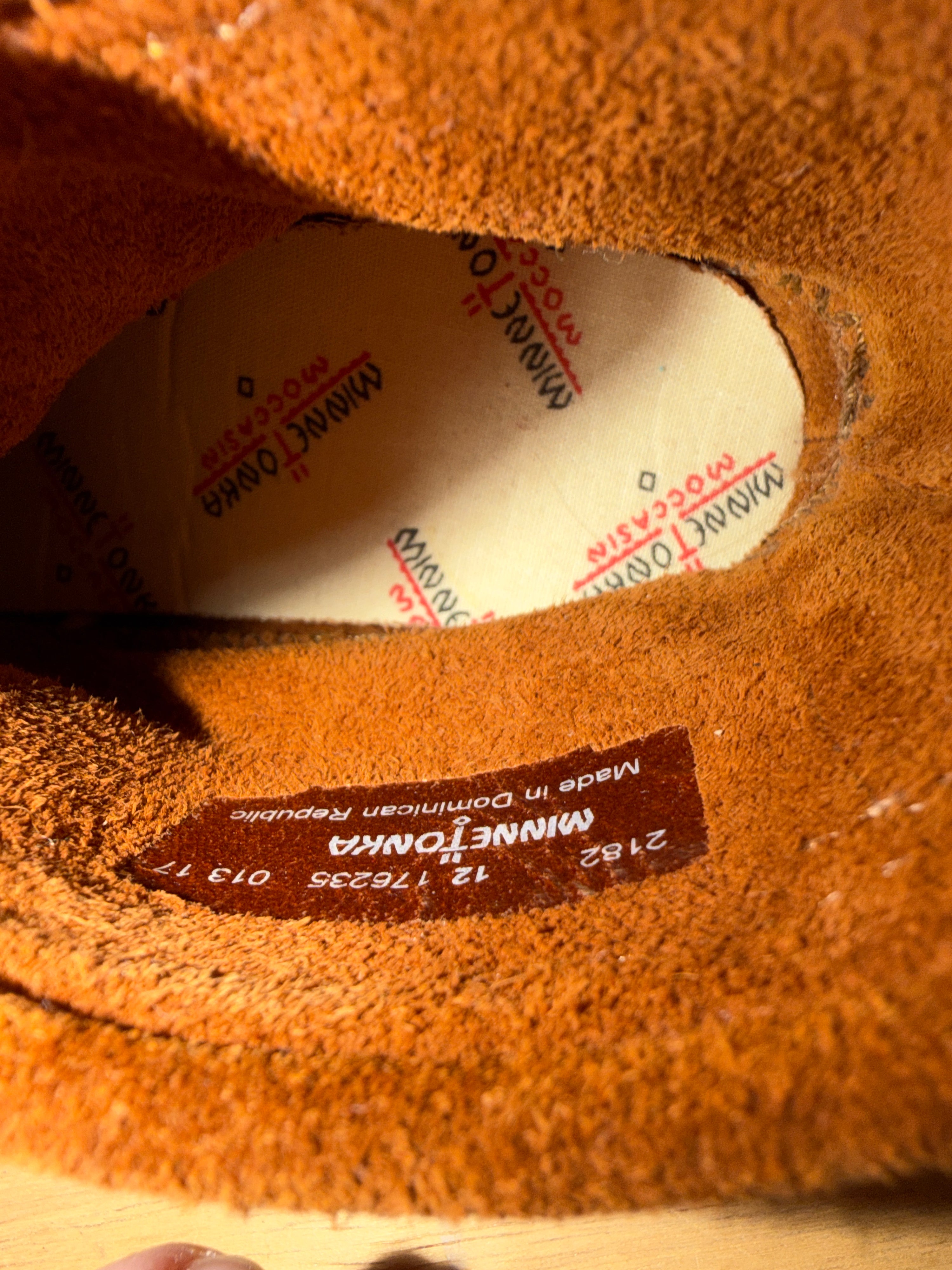 Minnetonka Moccasin Fringe Boots / 12