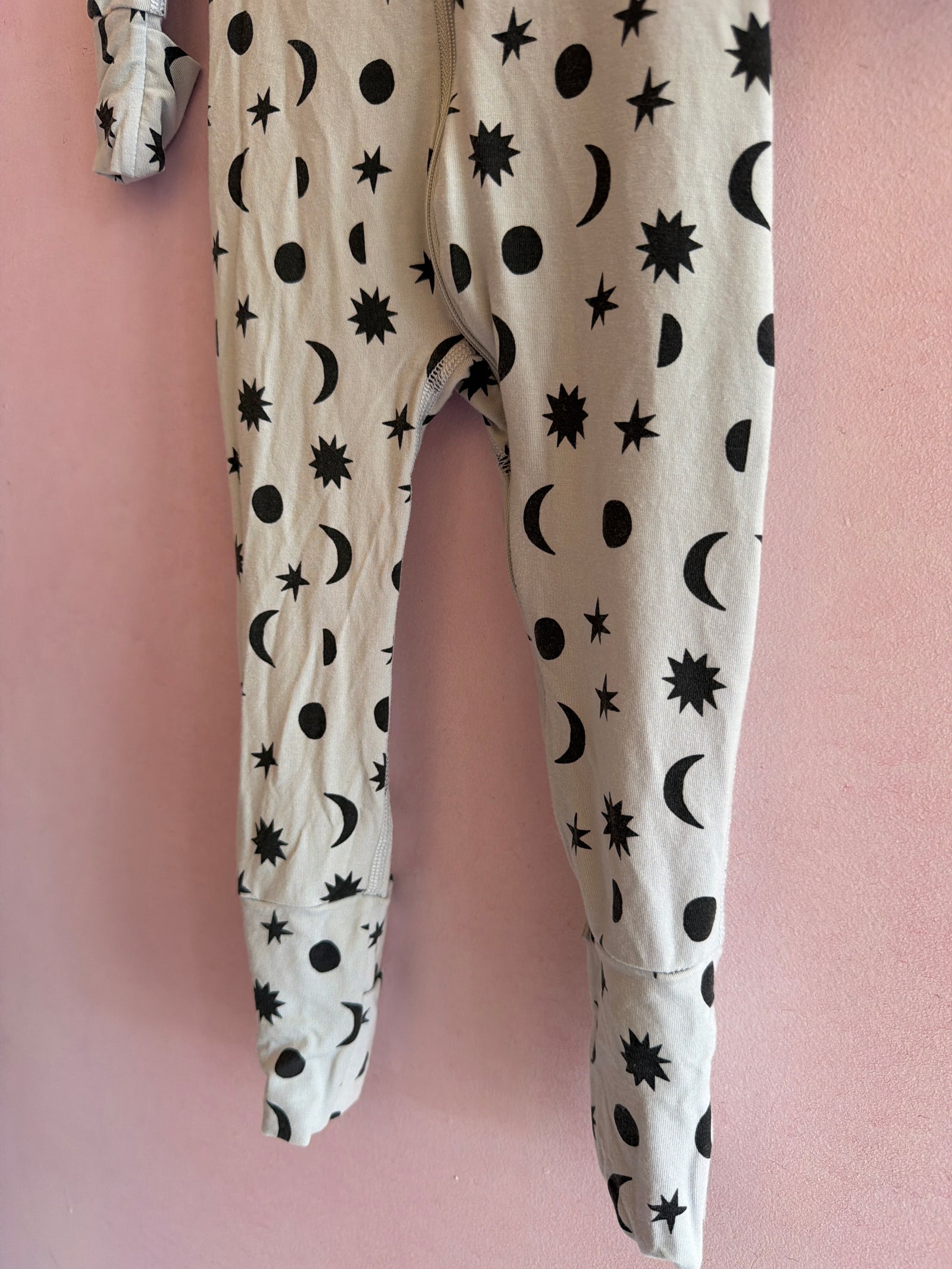 Hanna Andersson moon and stars Footed Pajamas / 18-24 months