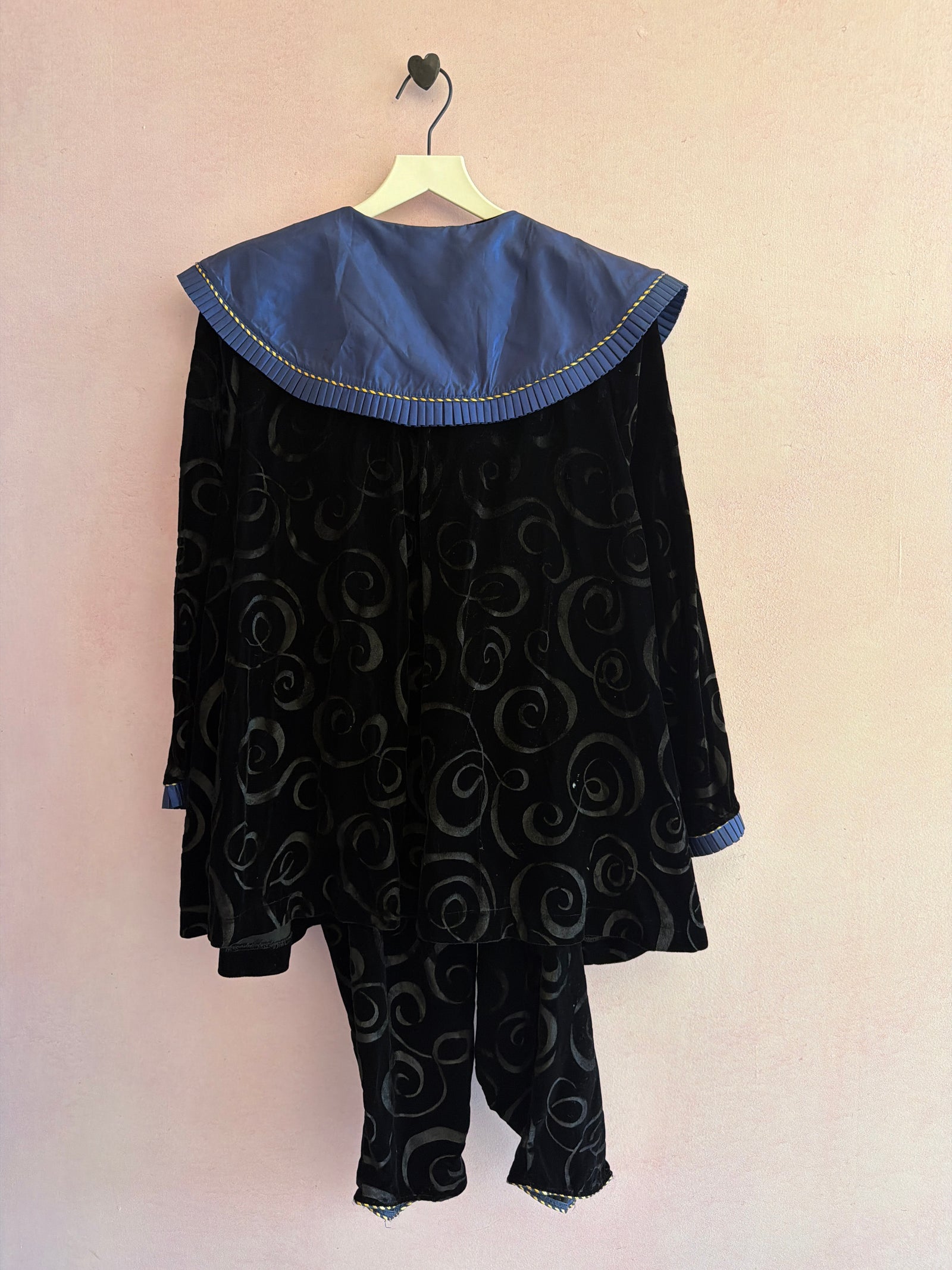 vintage magician costume / 8-10
