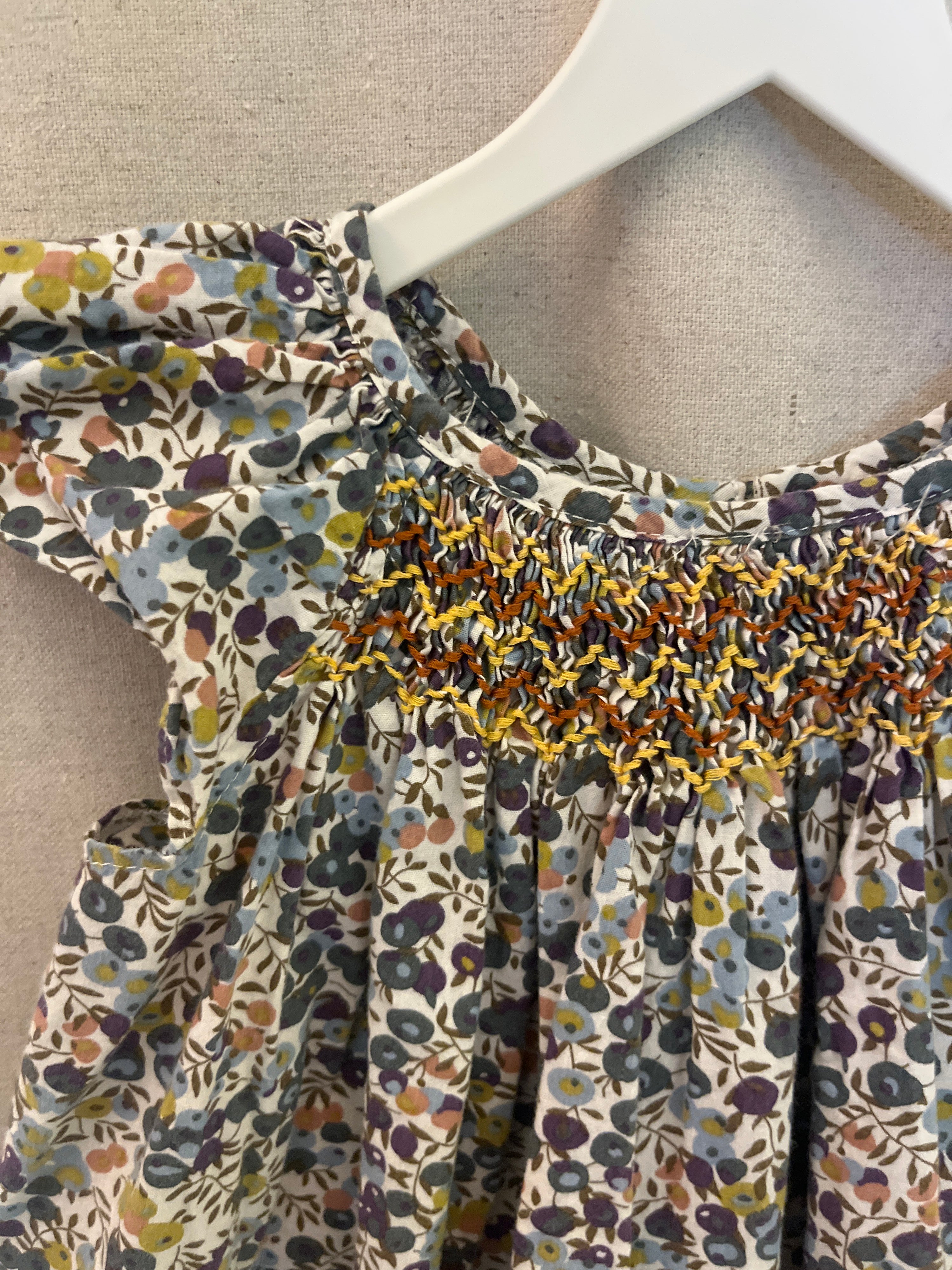 gil & niya Floral Smocked Dress / 18-24 months