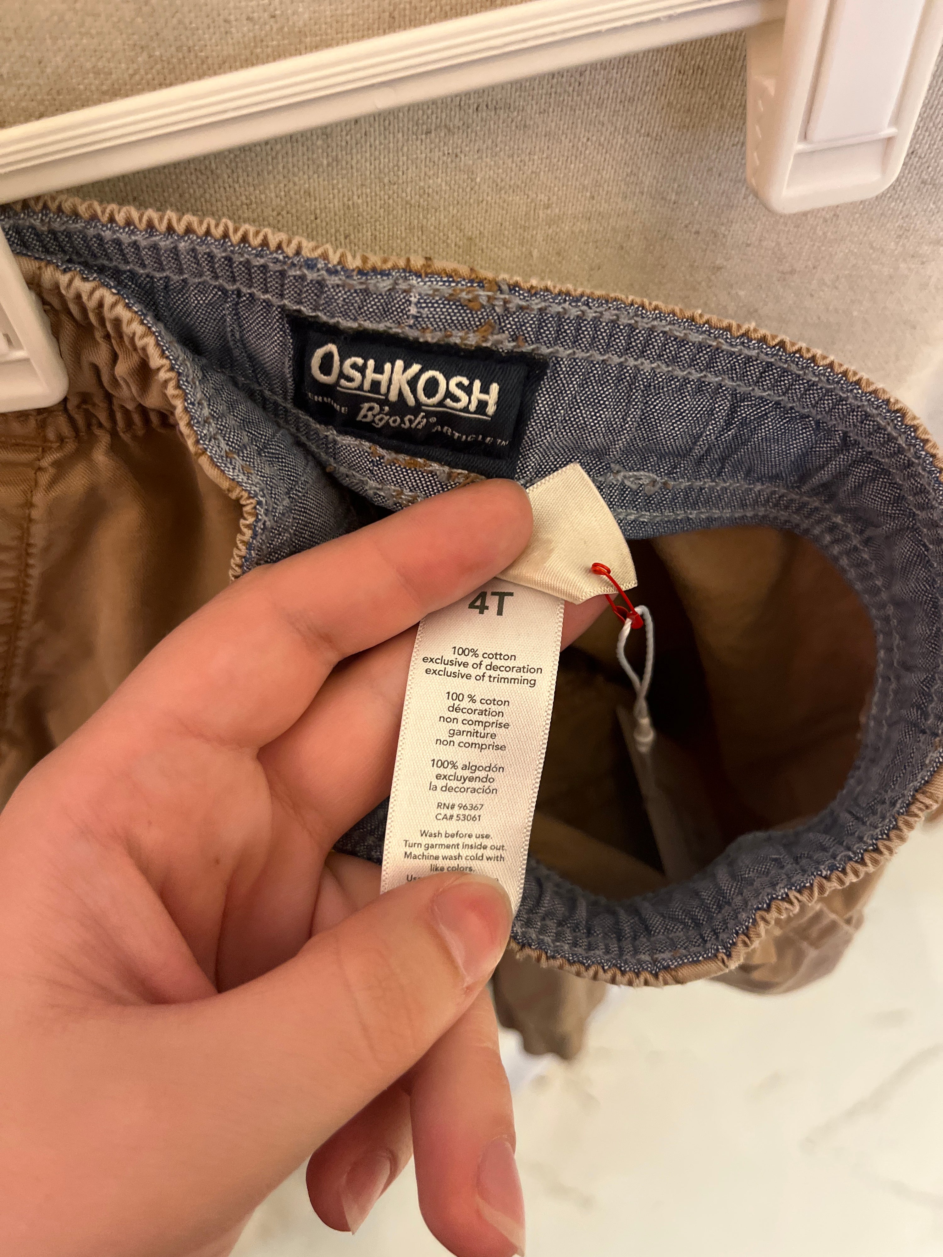 oshkosh Tan Shorts / 4T