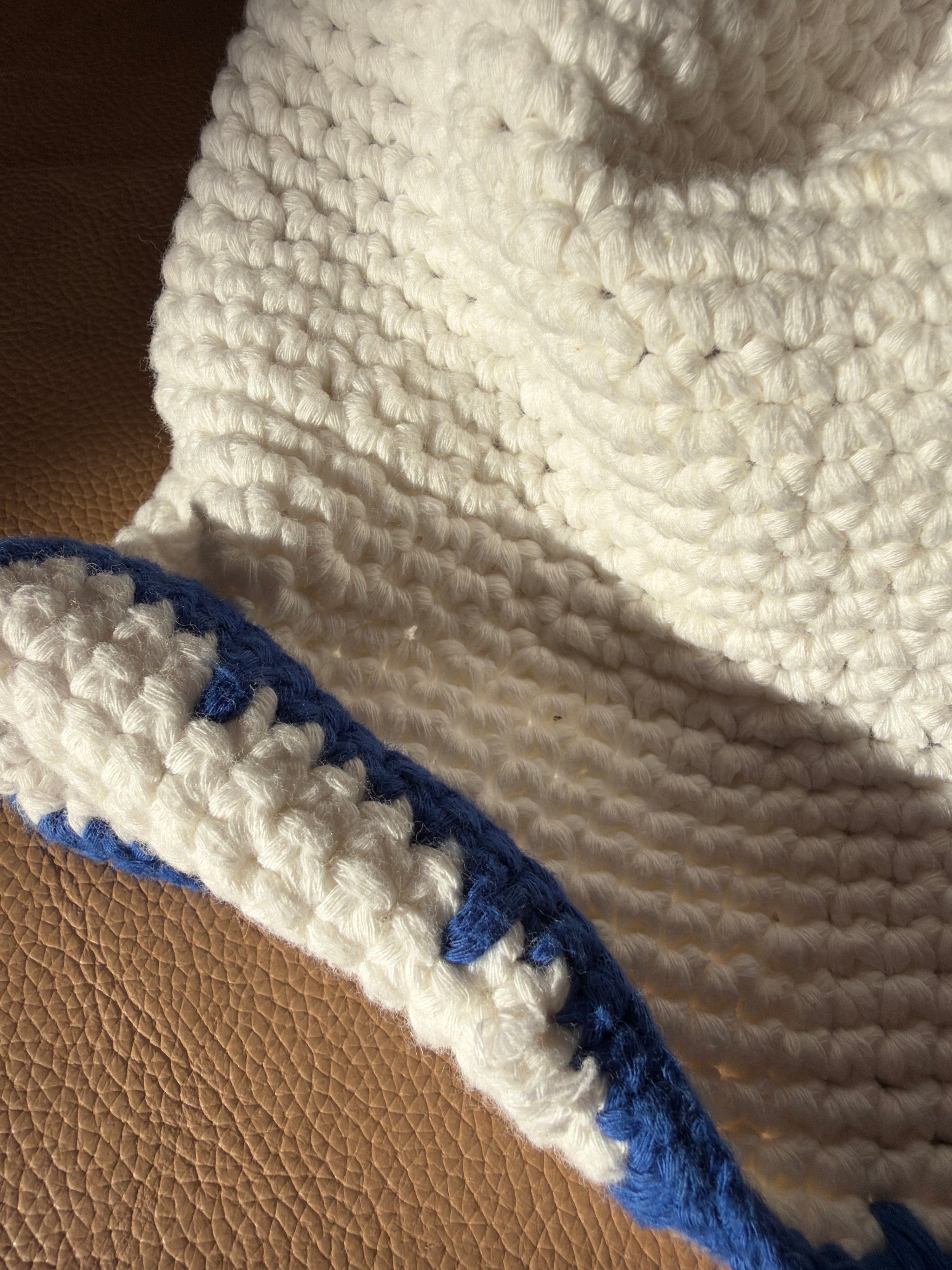 H&M Crochet Navy Trim Hat / 1-2 Years