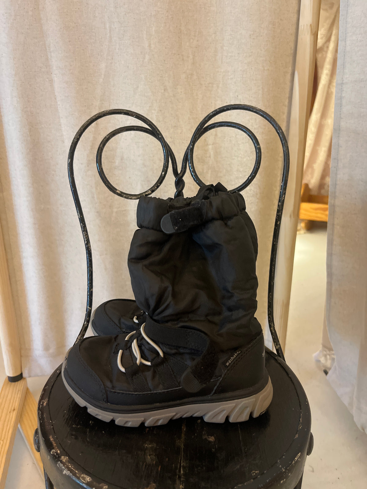Stride Rite Black Snow Boots / 9 Toddler