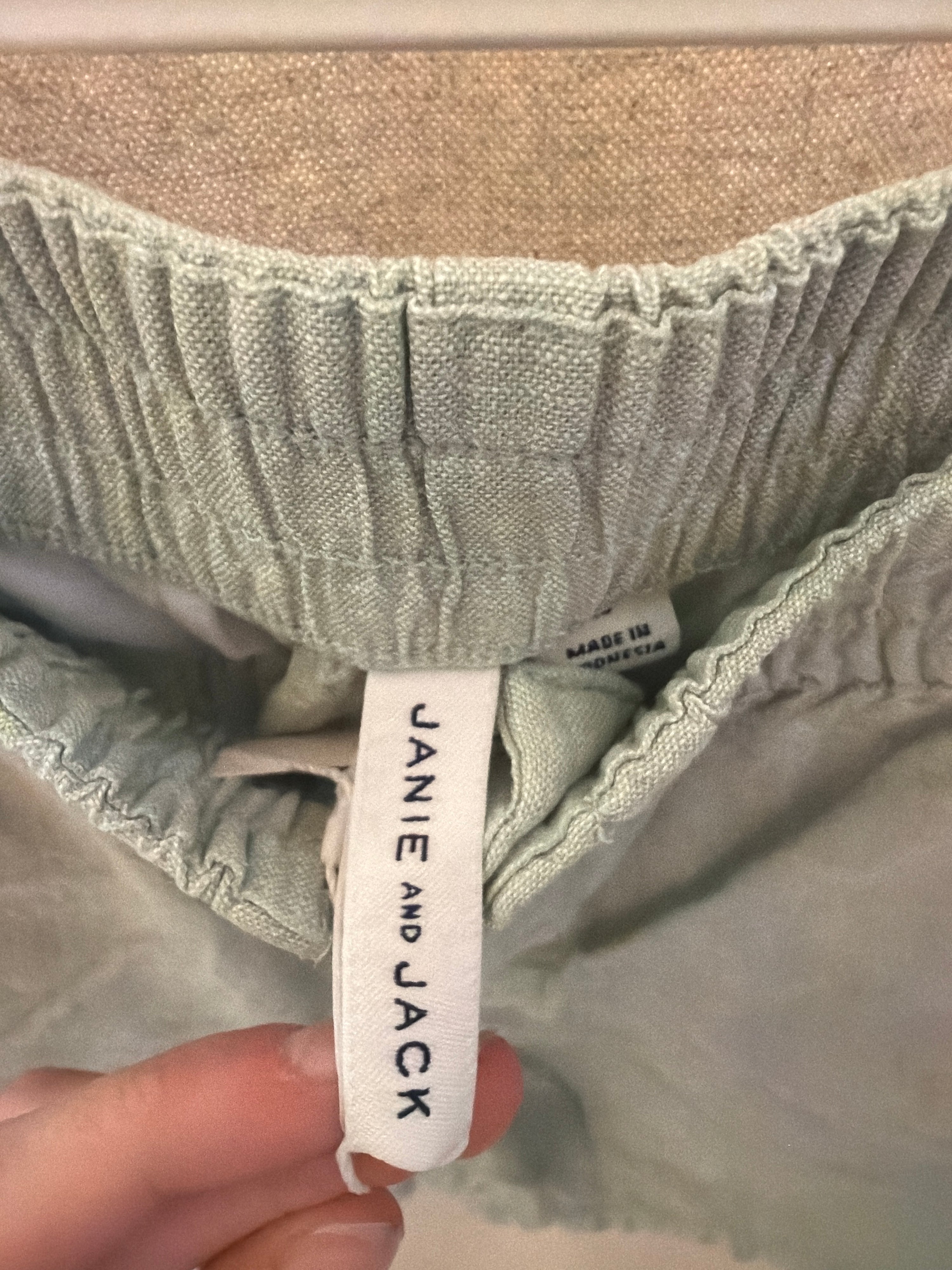 janie and jack sage shorts / 10