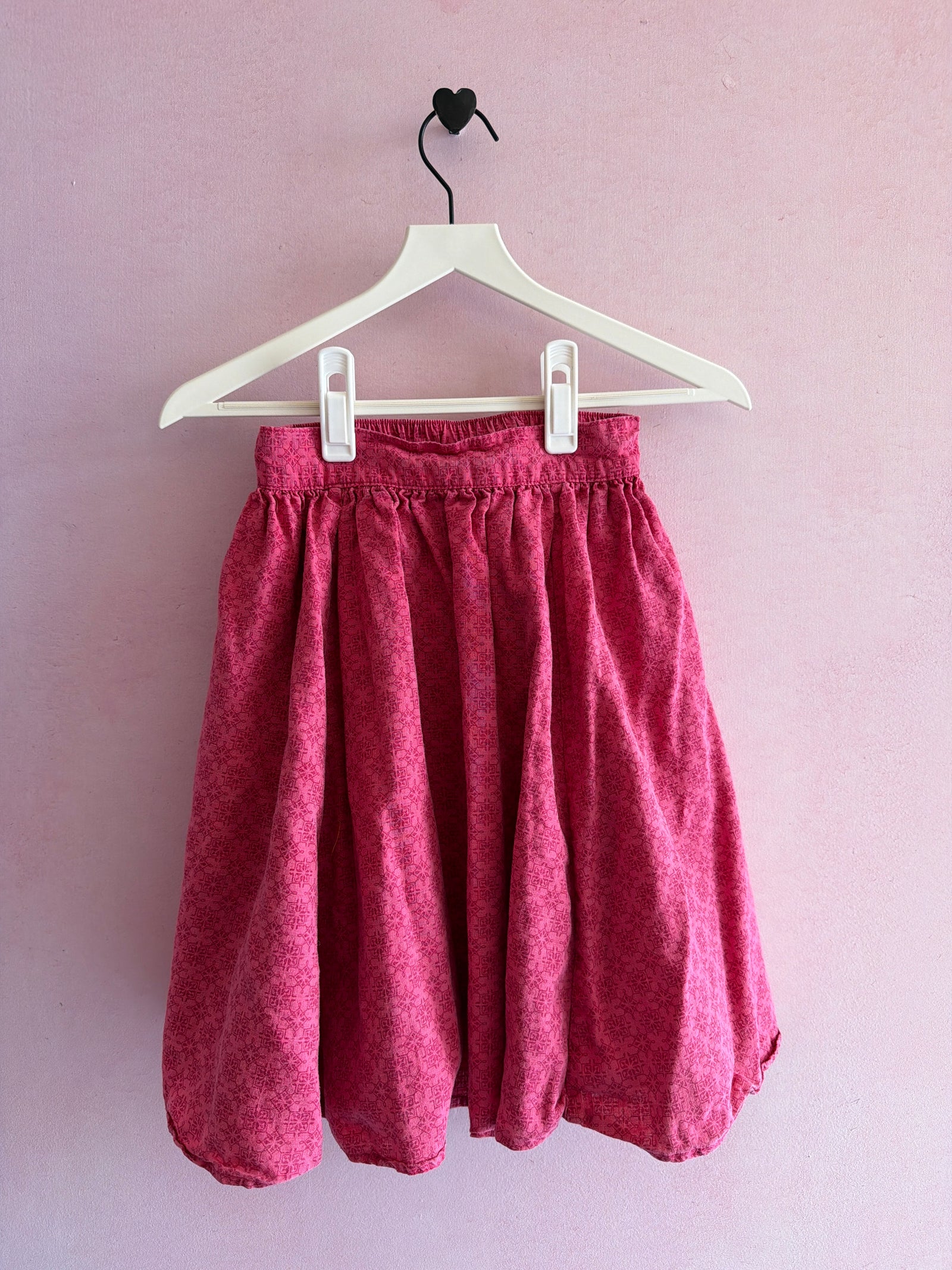 Tea Collection Pink Linen with Allover Raspberry Geometric Print Skirt / 6